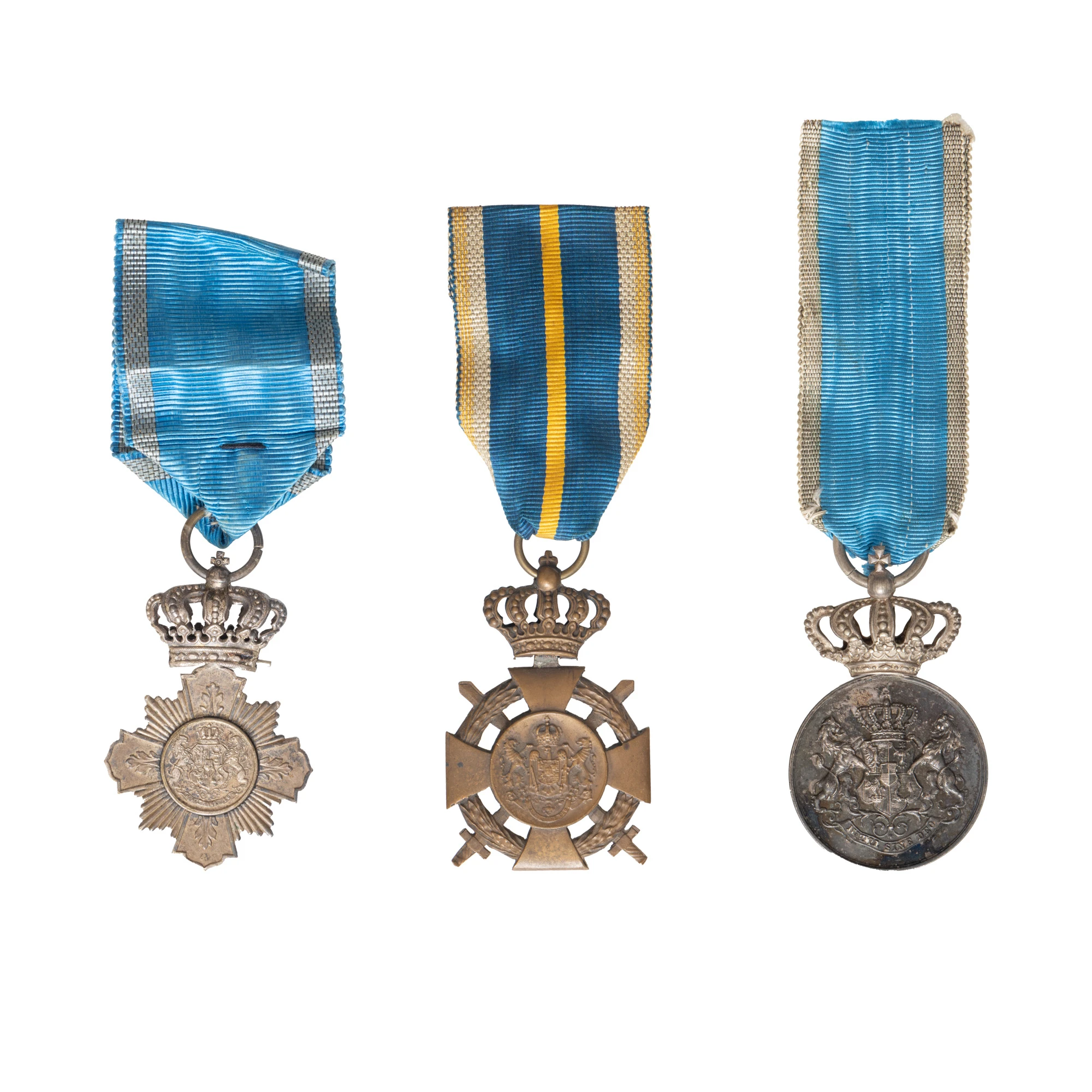 Lot format din trei decorații ”Serviciul Credincios”, pe timp de pace și război, 1878/1906/1938