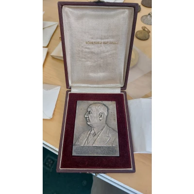 Plachetă "Gheorghe Ionescu Brăila, Președintele Asociației Medicilor Veterinari", realizată de Monetăria Națională, gravor G. Stănescu, 1939, în cutia originală