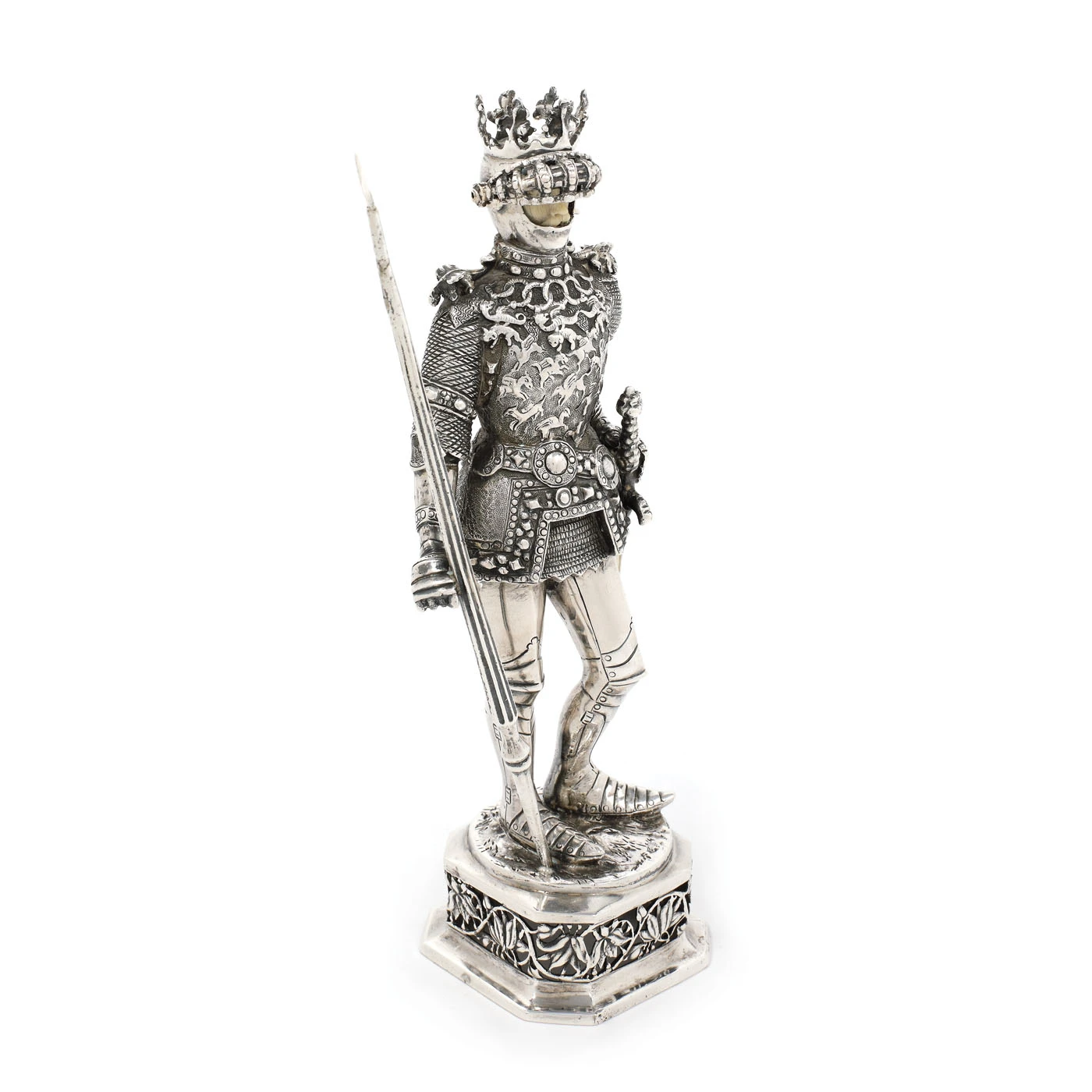 Statuetă decorativă din argint, în forma unui cavaler de turnir cu chip din fildeș, realizată de Ludwig Neresheimer, 1908, piesă de colecție
