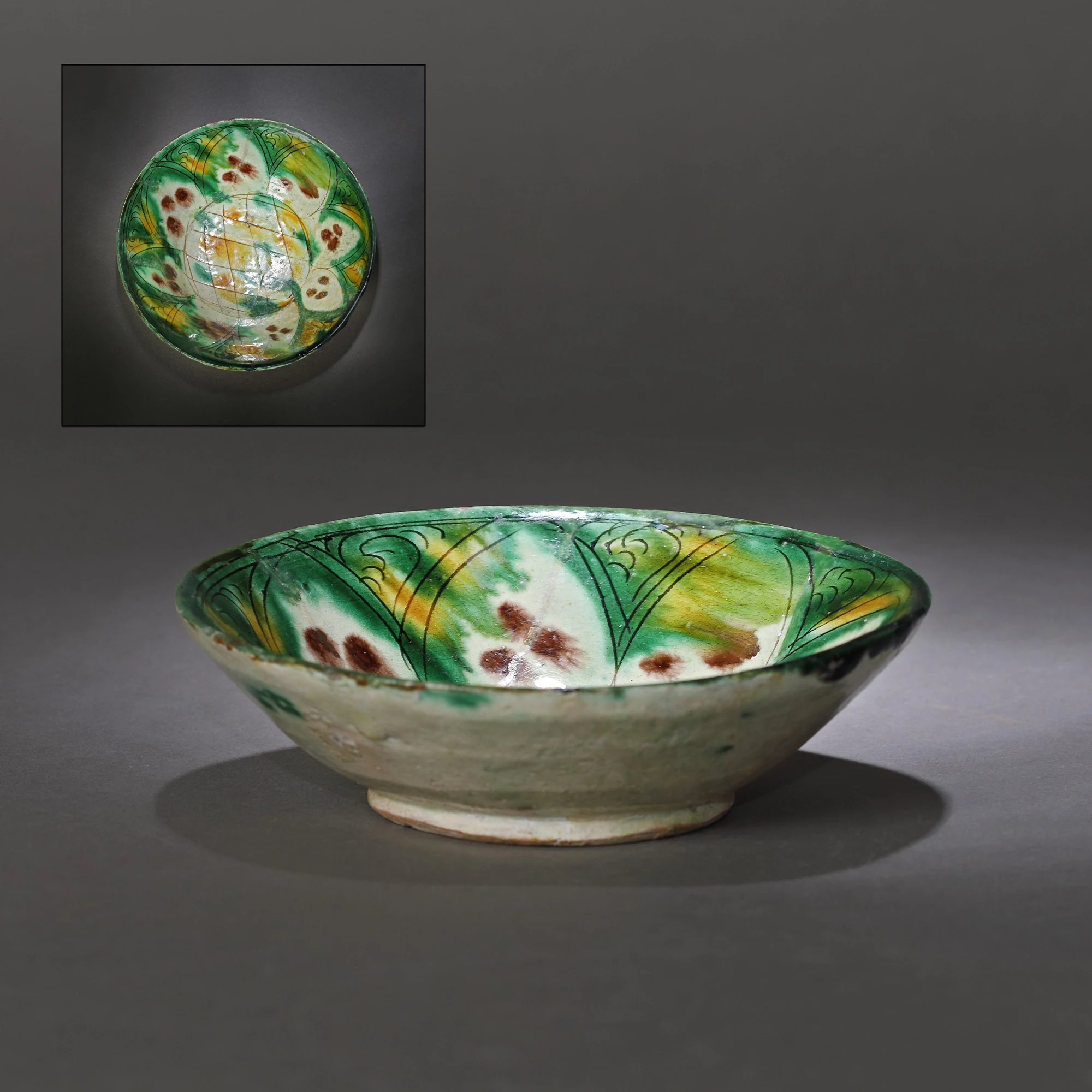 Persian ceramic vessel with three-color glaze, approx. 800 years old, 12th century (accompanied by an expert report)
