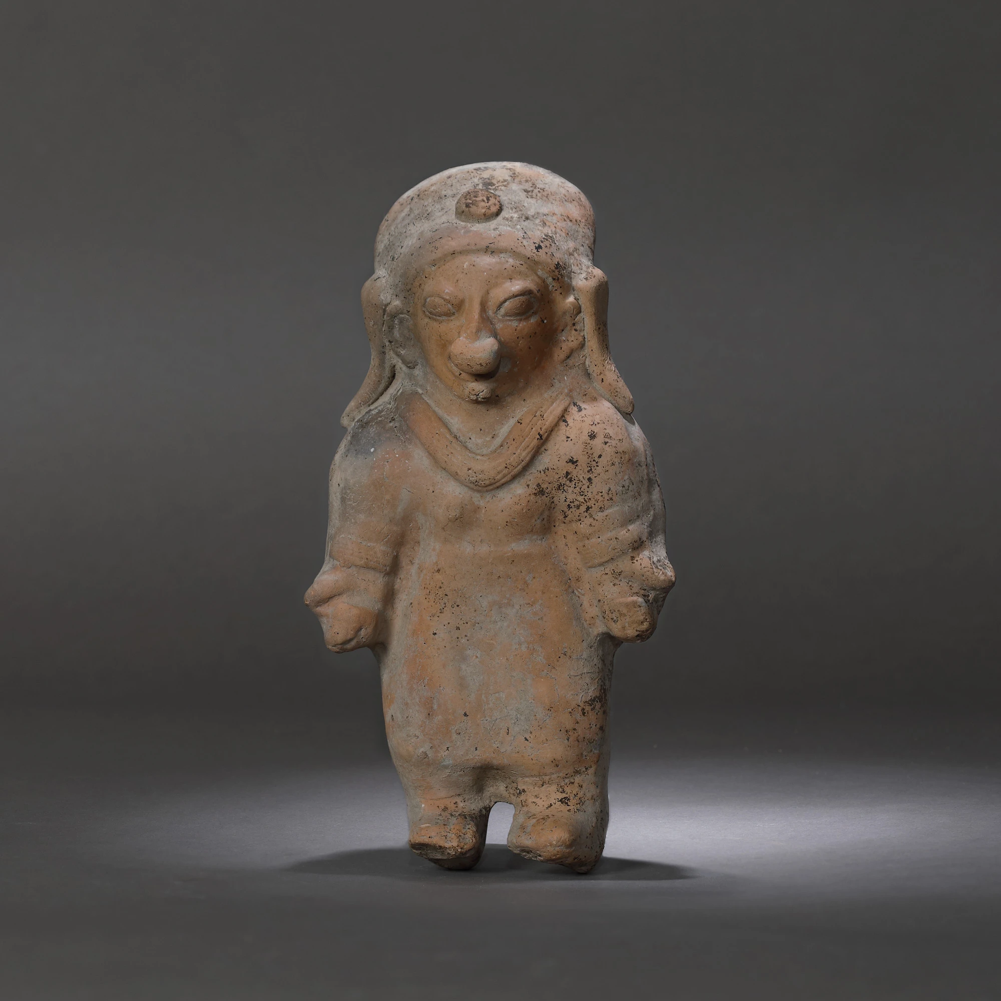Terracotta statuette, depicting a female figure, Jama Coaque culture, Ecuador, approx. 1,700 years old (accompanied by an expert report)
