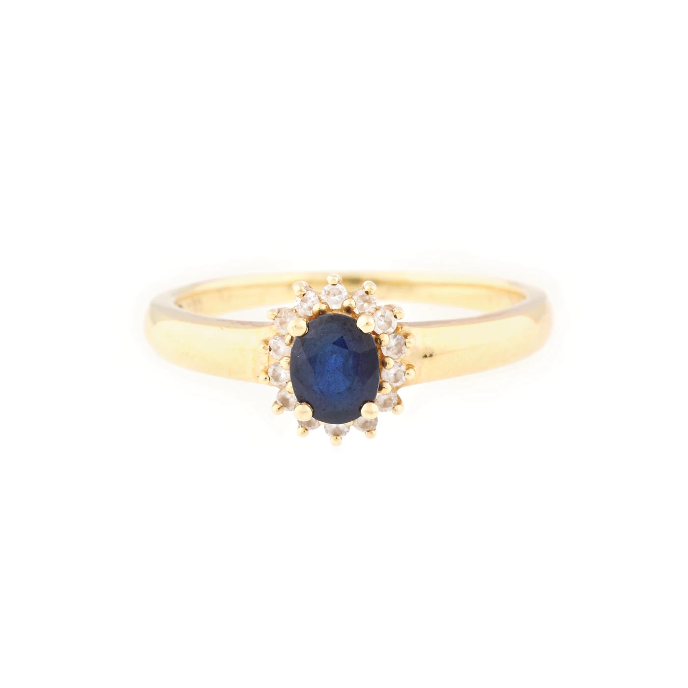 Inel din aur, ornat cu safir central, anturat de diamante