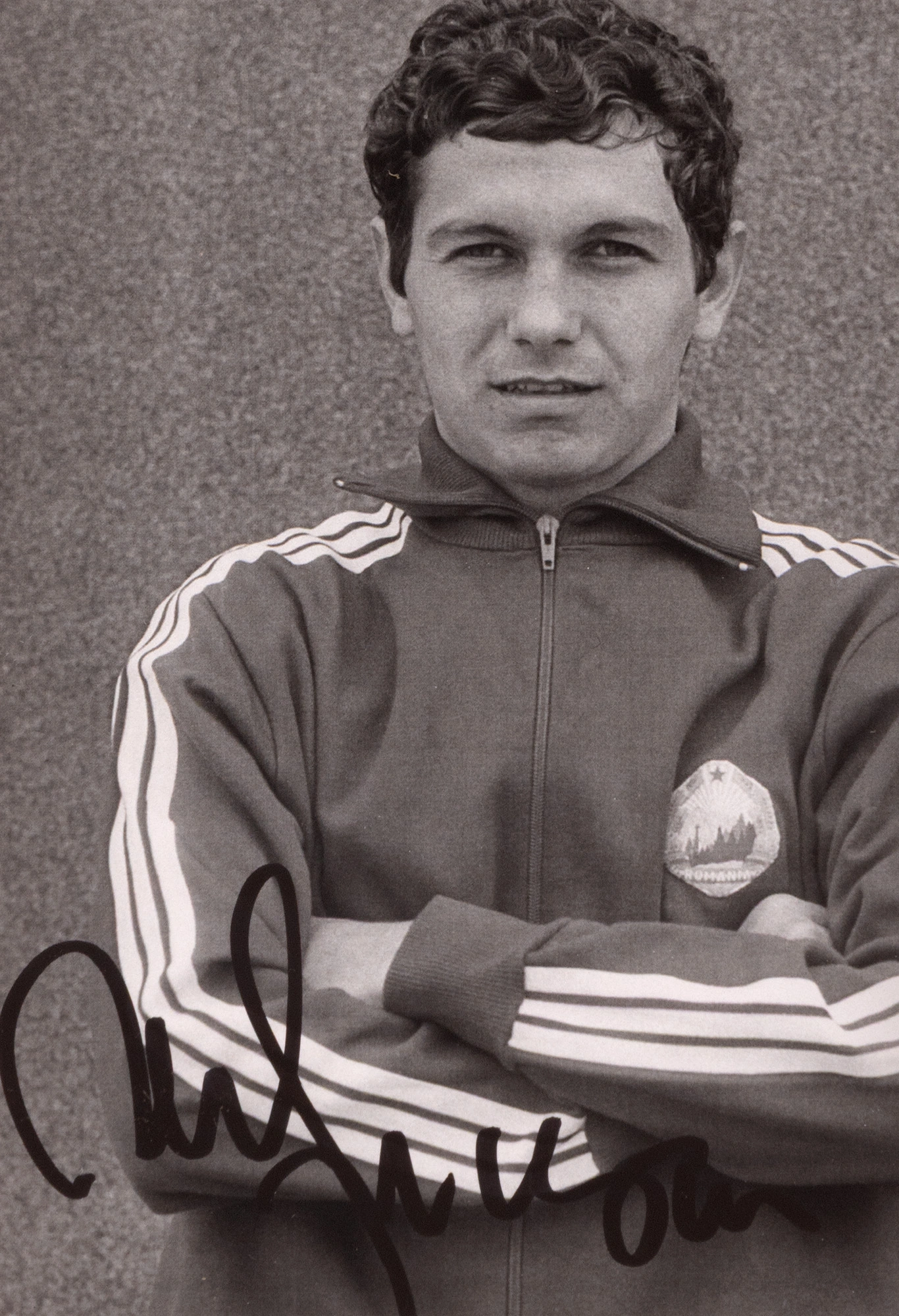 Lucescu, Nadia, Schumacher, Halep, Doroftei și JLo – în Licitația „All Stars Game” de la Artmark. Legendele din muzică și sport devin patrimoniu