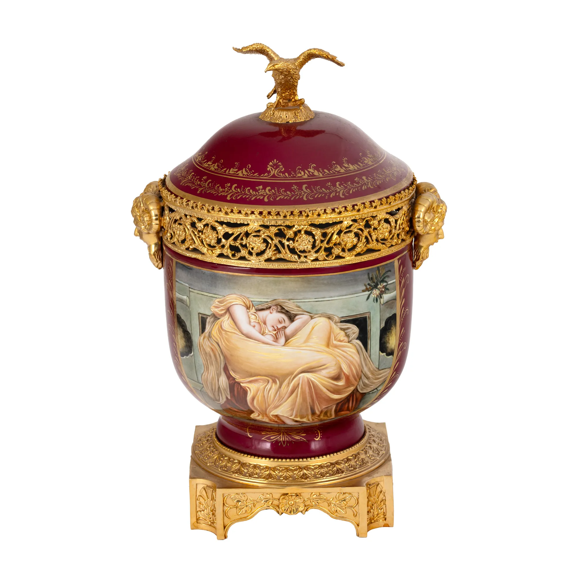 Vas Sèvres, din porțelan și bronze doré, decorat cu imagini după odalisca lui Jean Auguste Dominic Ingres, sfârșitul sec. XIX