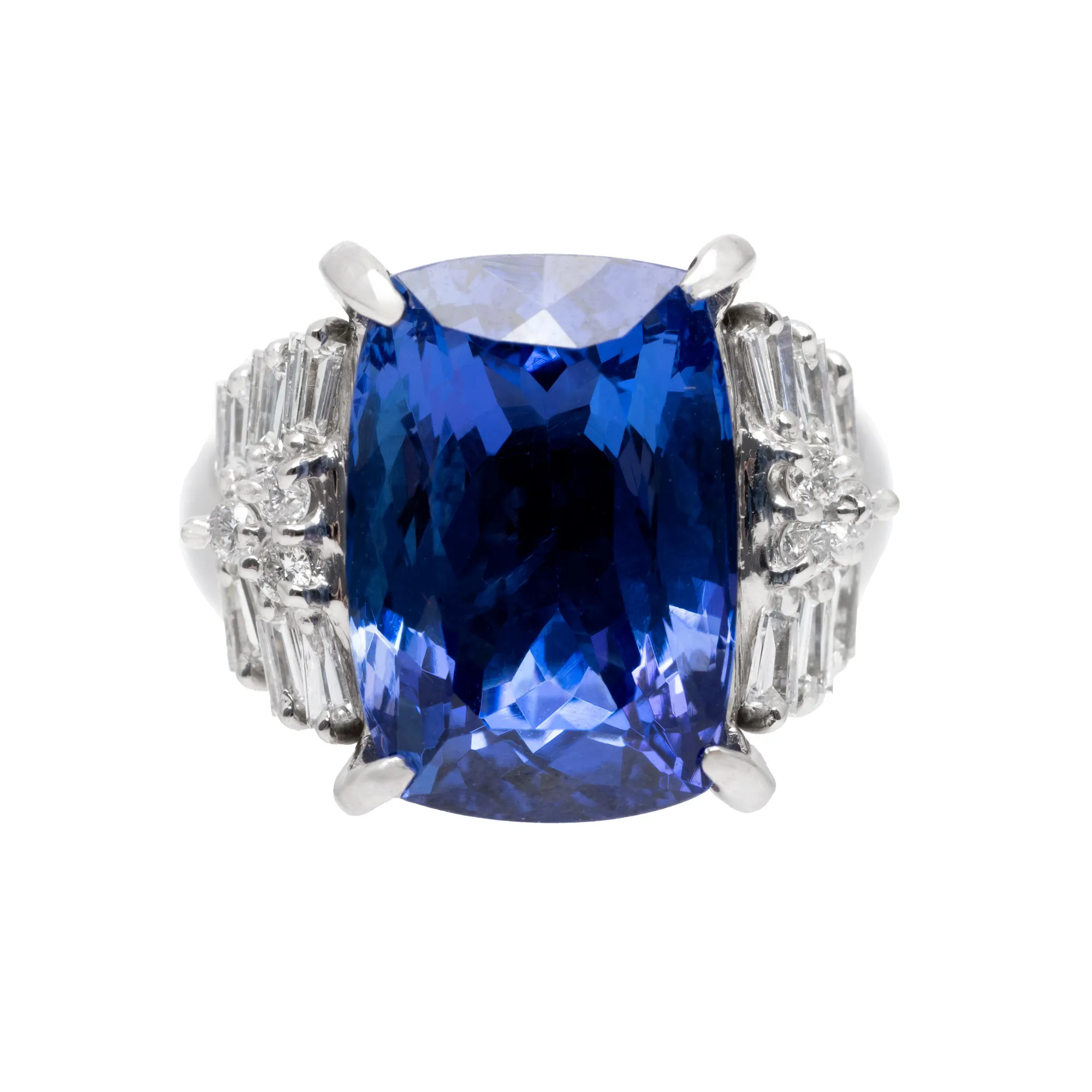 Massive platinum ring, decorated with tanzanite, surrounded by diamonds, accompanied by an AIG gemological certificate