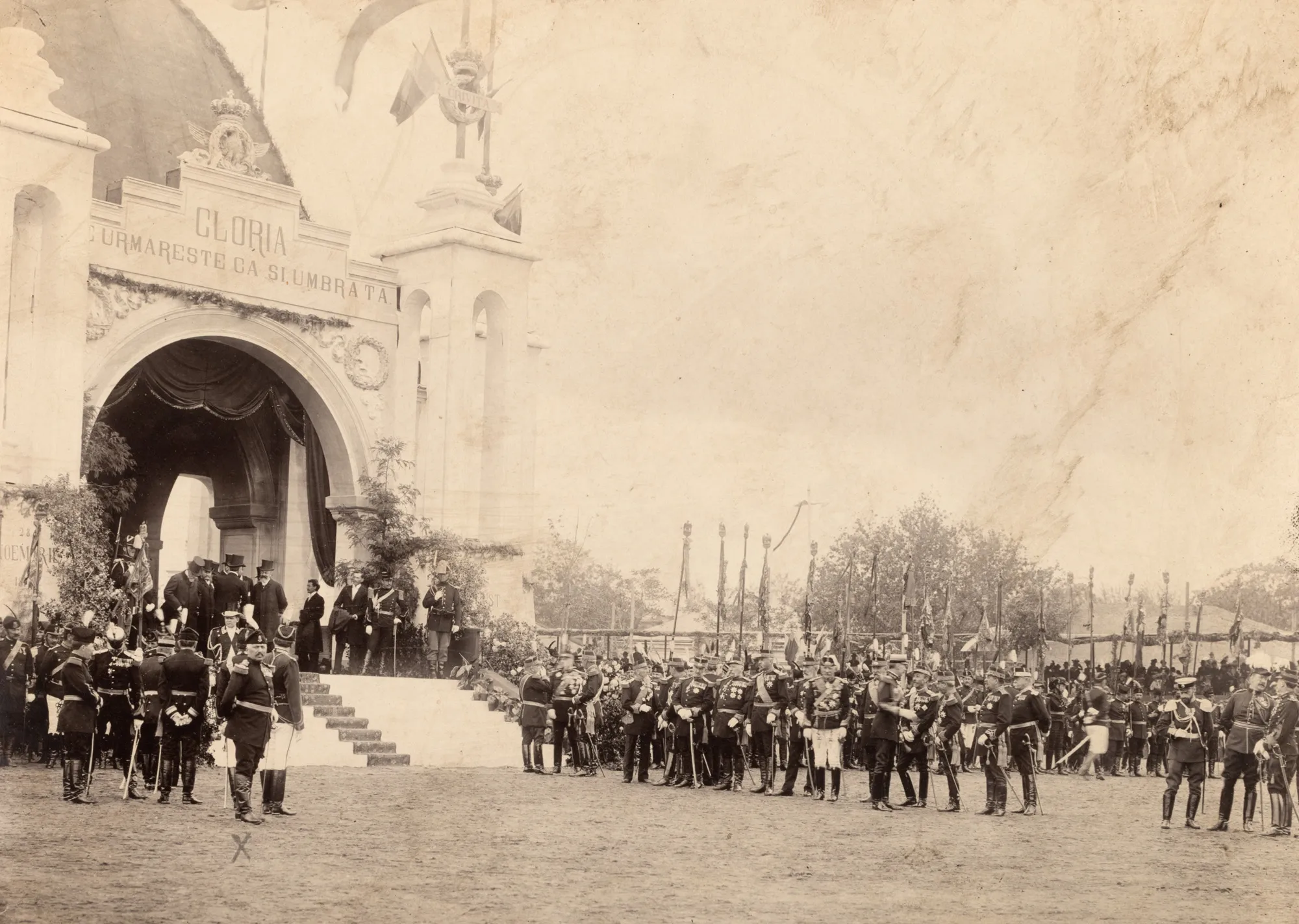 Fotografie ilustrându-l pe colonelul Constantin Boerescu și alți comandanți ai armatei române, pe câmpul de la Cotroceni, cca. 1910