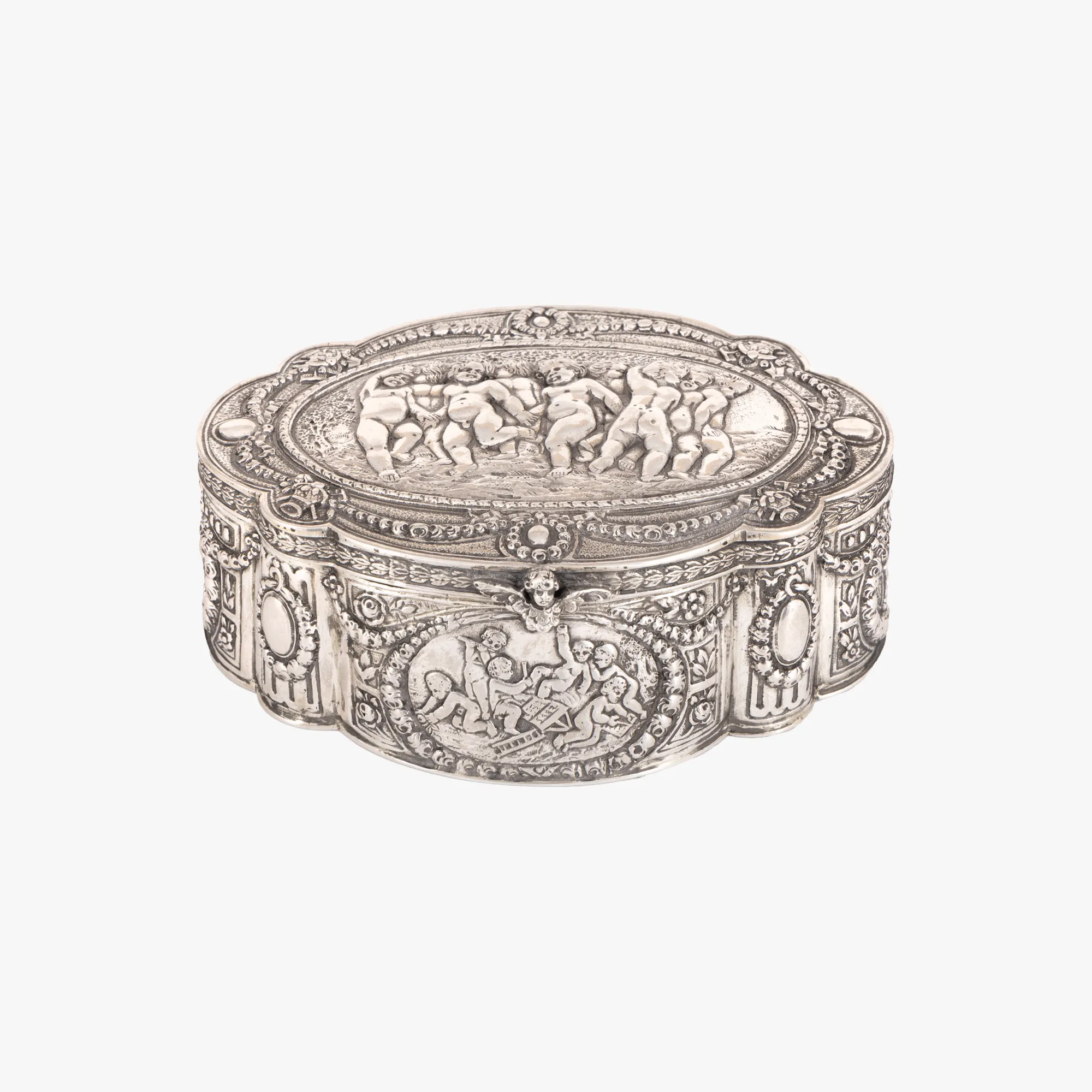 Silver box with lid, adorned with a dance of putti, circa 1920