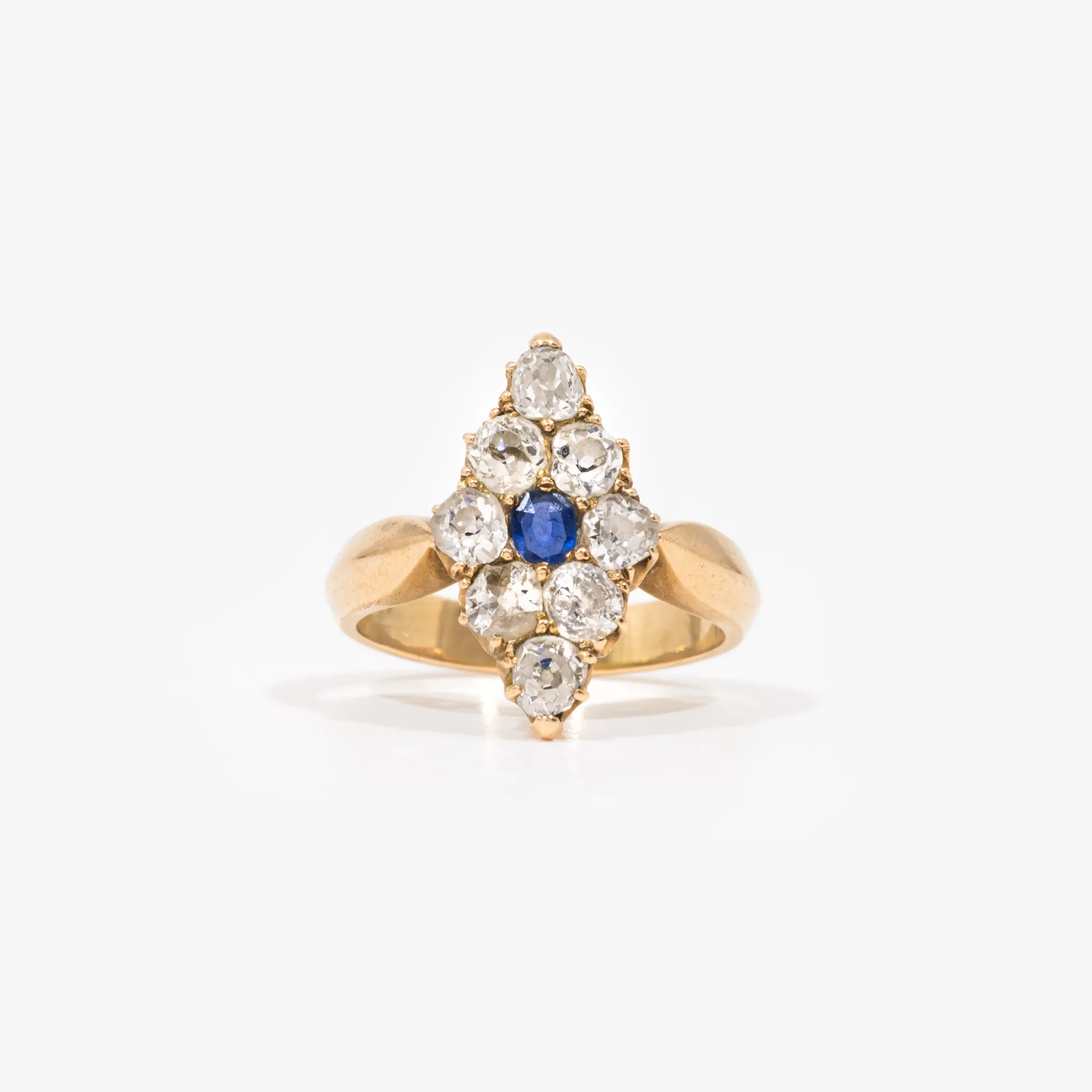 Art Deco style gold ring, decorated with diamonds and sapphire