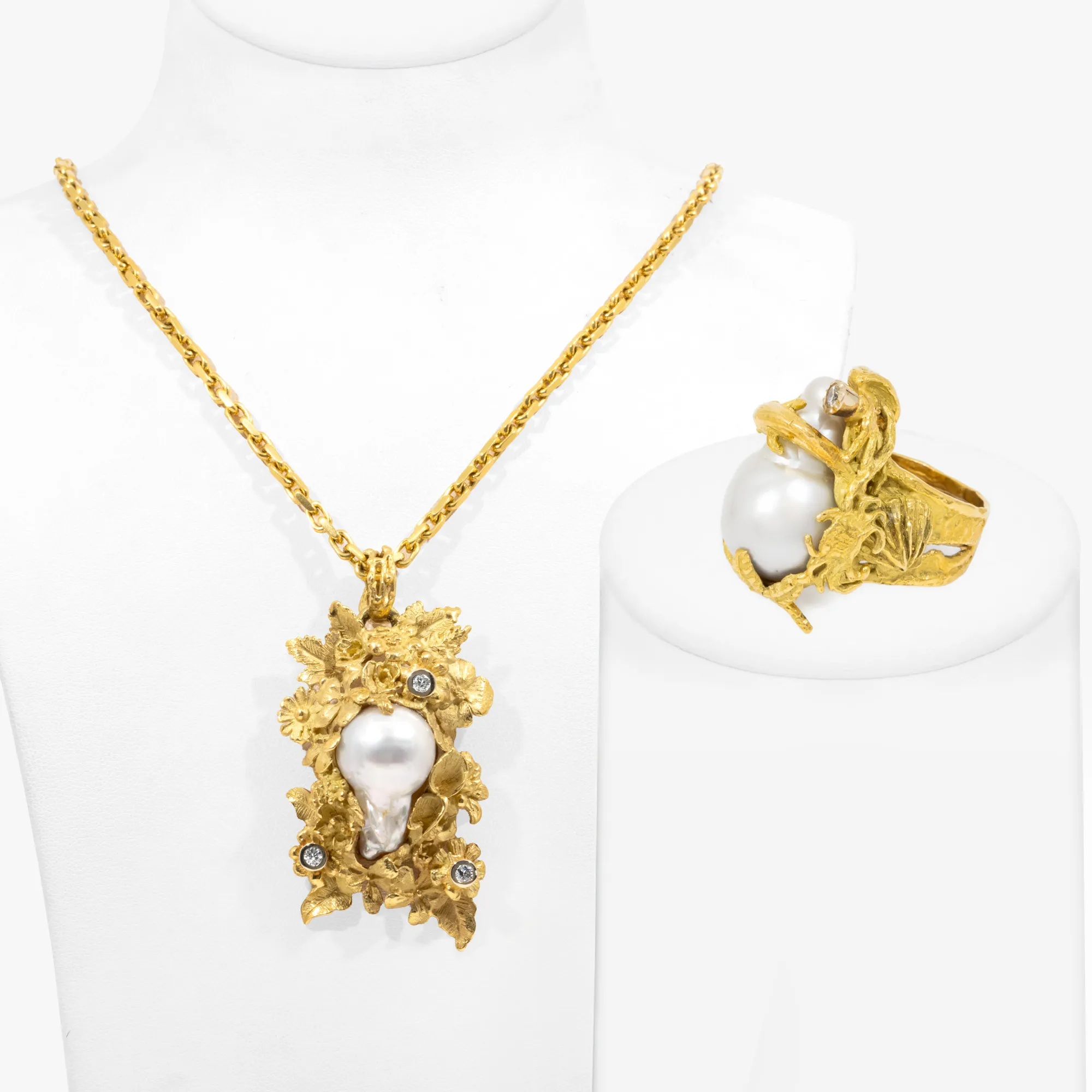 Splendid gold set, consisting of necklace and ring, decorated with pearls and diamonds