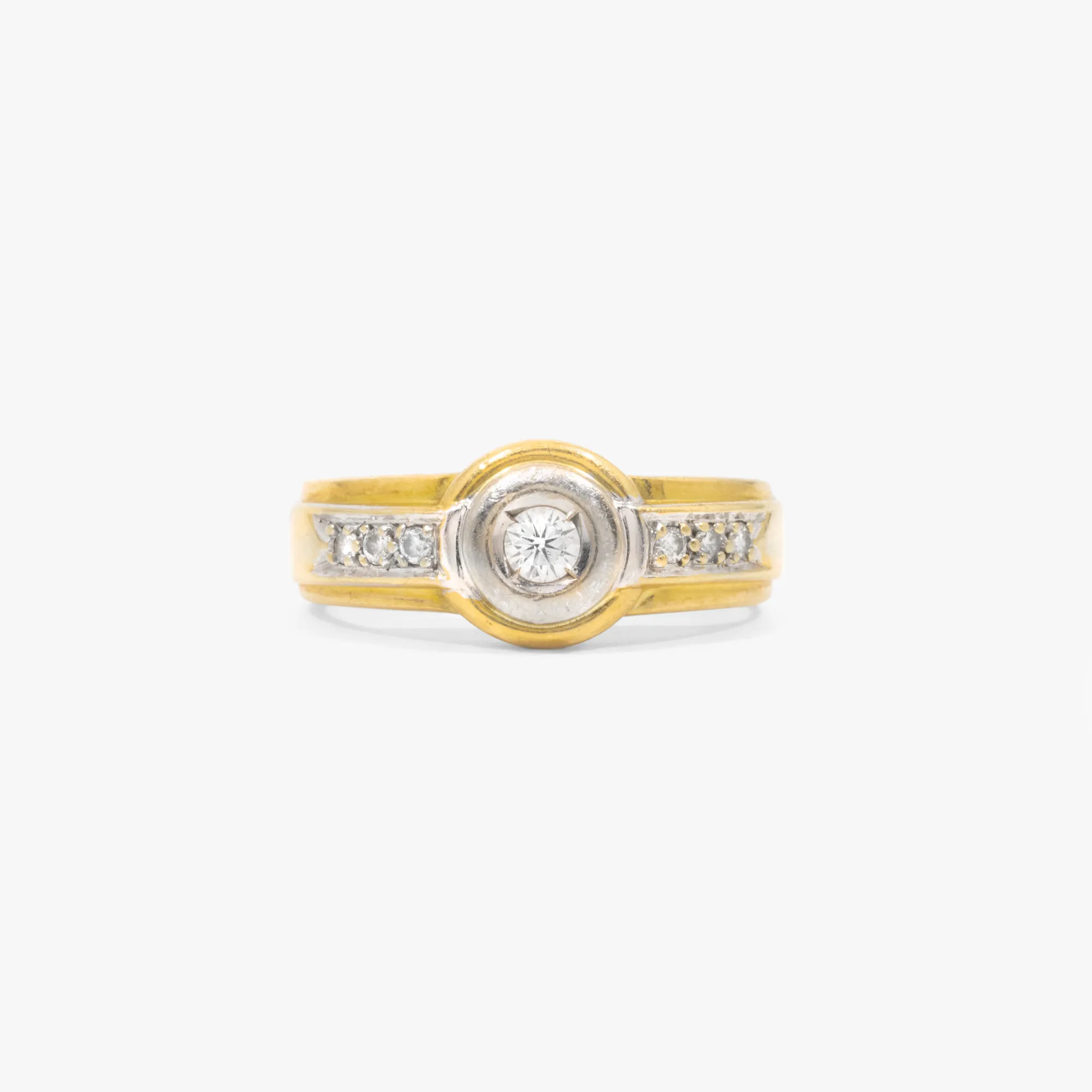 Bicolor gold ring, decorated with diamonds