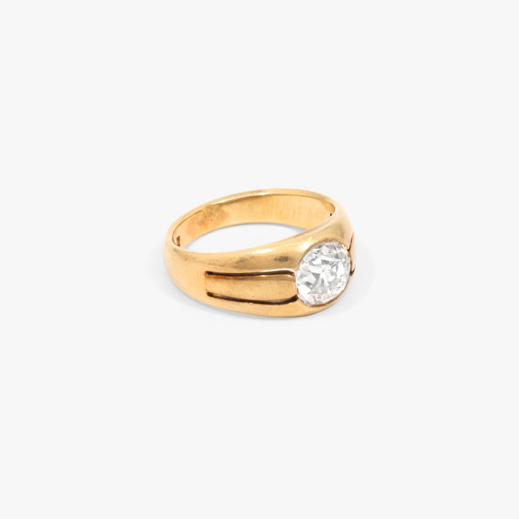 Gold ring, decorated with approximately 2.0 ct. diamond, comes accompanied by an additional gemological certificate