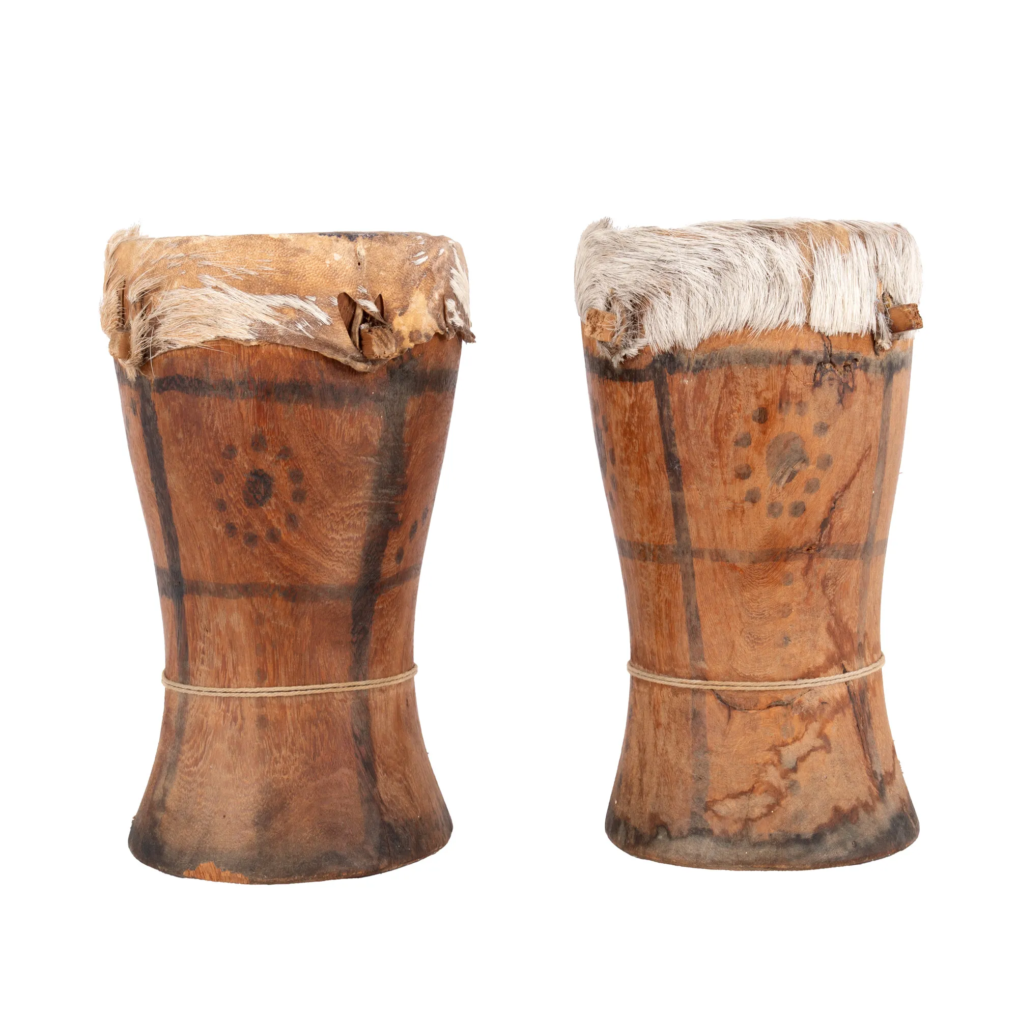 ”Kpanlogo” - Pereche de instrumente de percuție, miniaturale, decorate cu piele și blană