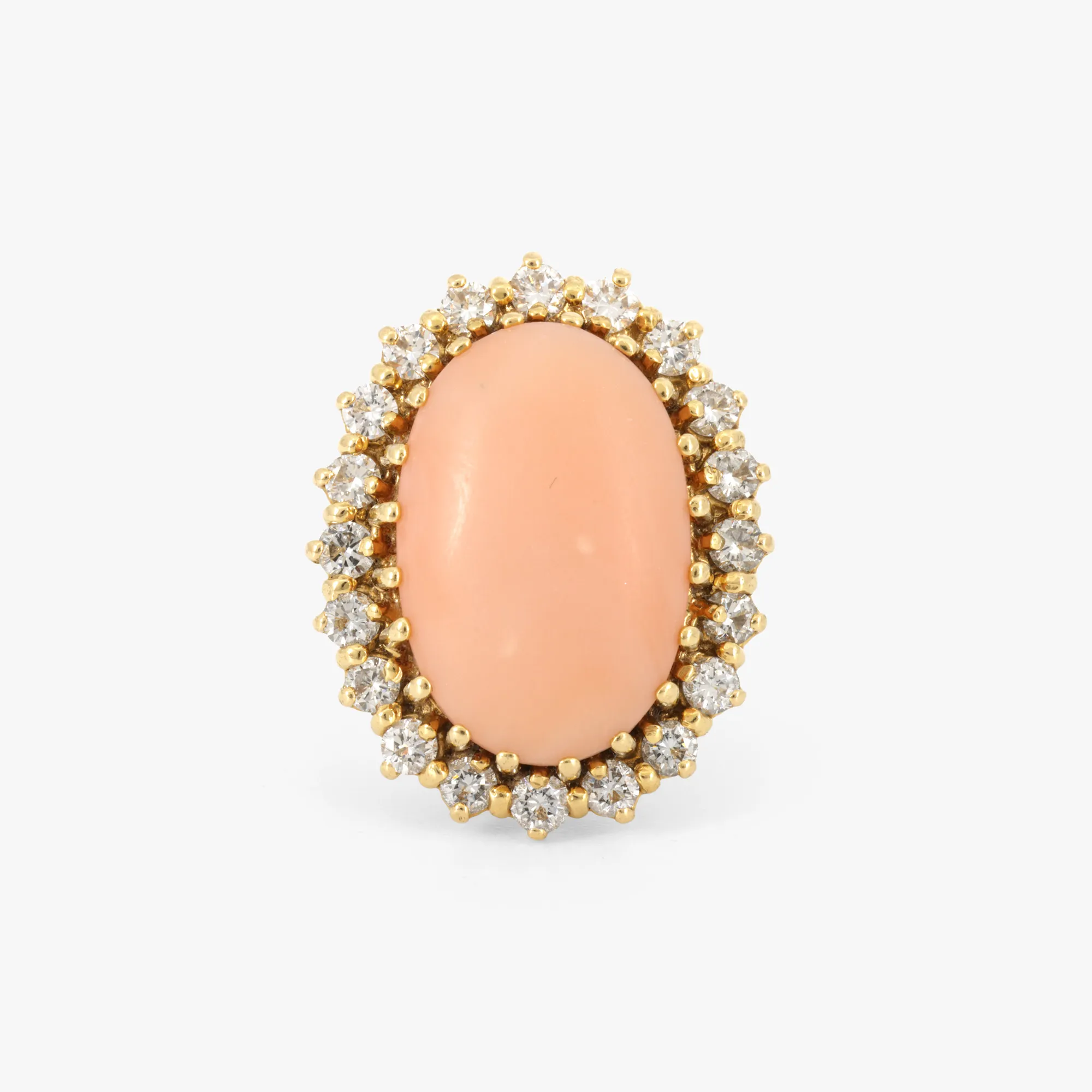 Inel din aur, decorat cu un coral anturat de diamante