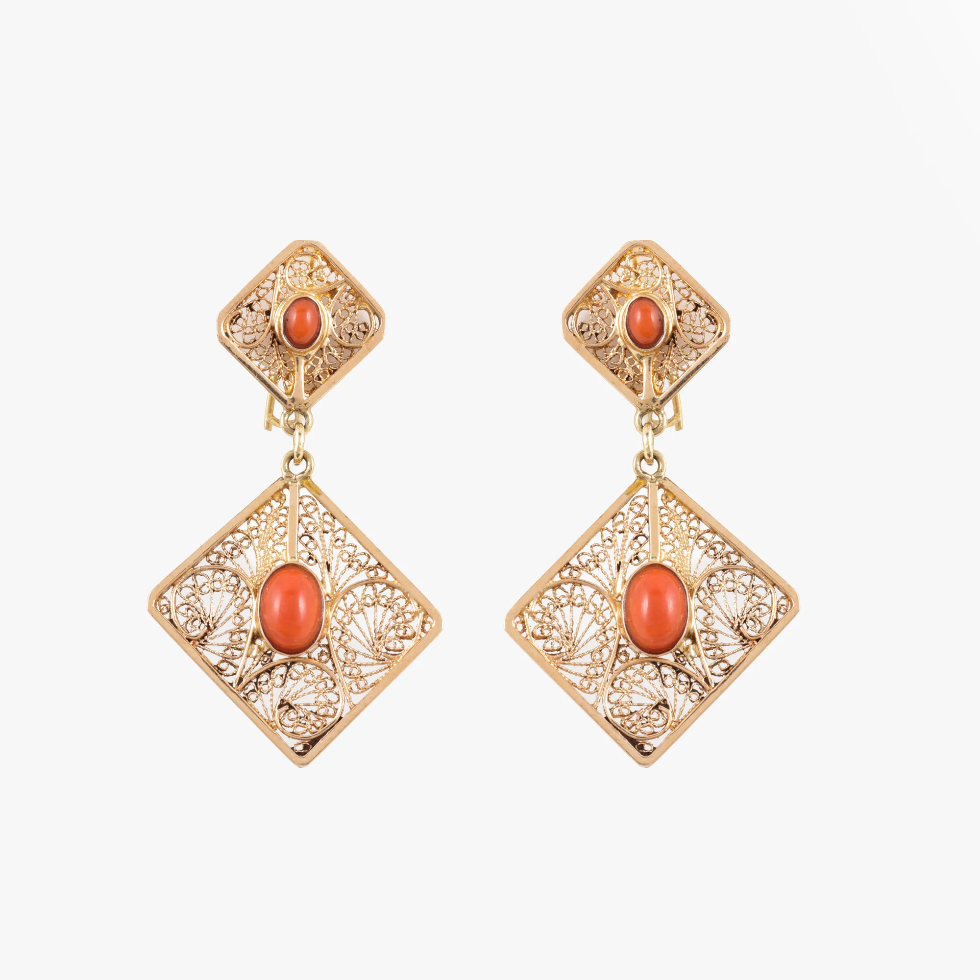 Pair of rose gold filigree earrings, decorated with corals, from the collection of Gabriela Drâmbă, the former wife of Emperor Bokassa I