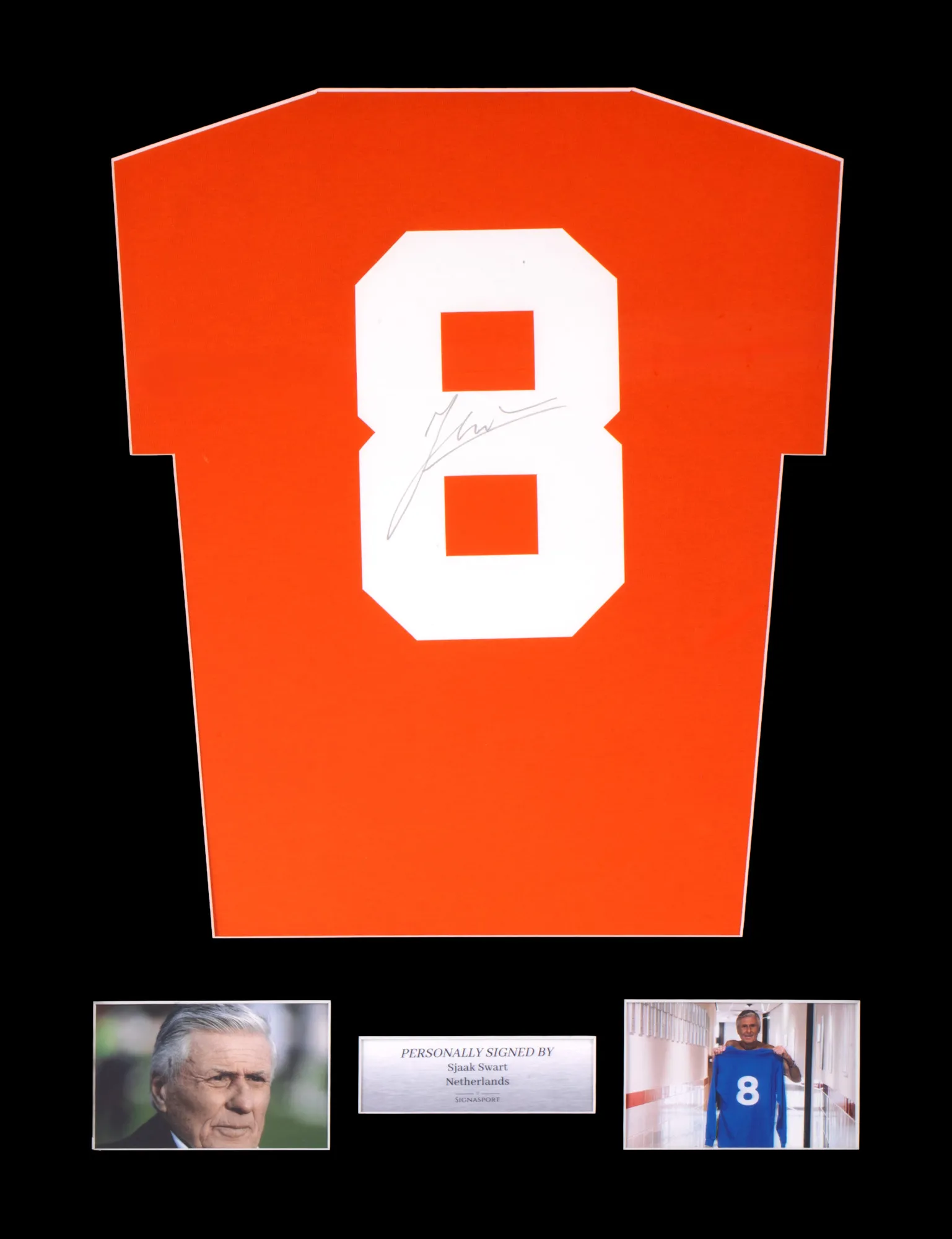Framed T-shirt of the Dutch national team, with Sjaak Swart's holograph signature