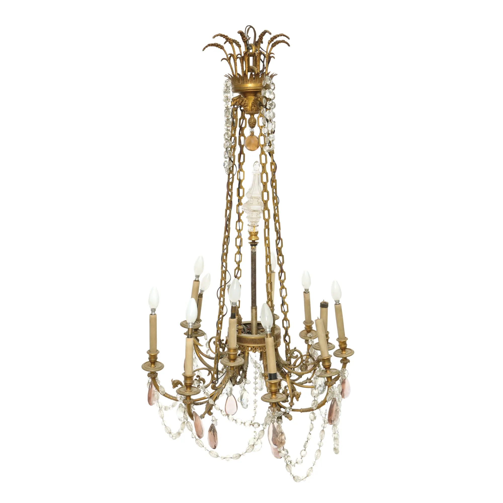 Candelabru Empire din bronz aurit, decorat cu palmette din cristal, sfârșitul sec. XIX, provine din colecția prof. Costin Murgescu și a cineastei Ecaterina Oproiu
