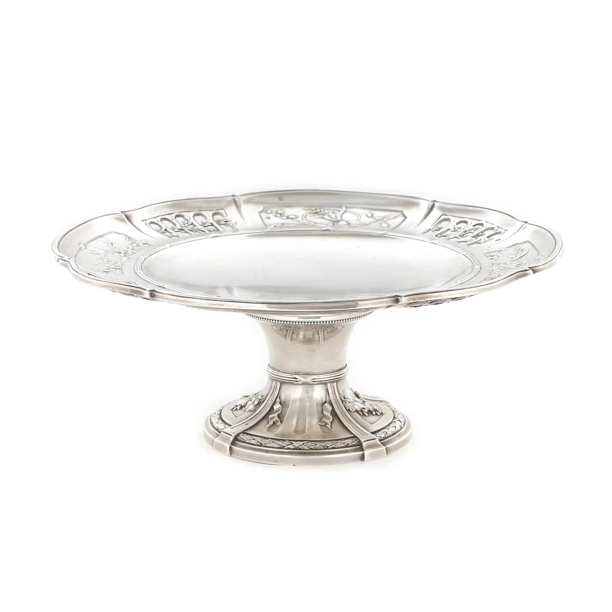 Silver tazza by Louis Cognet, with Louis XVI style decoration, circa 1900