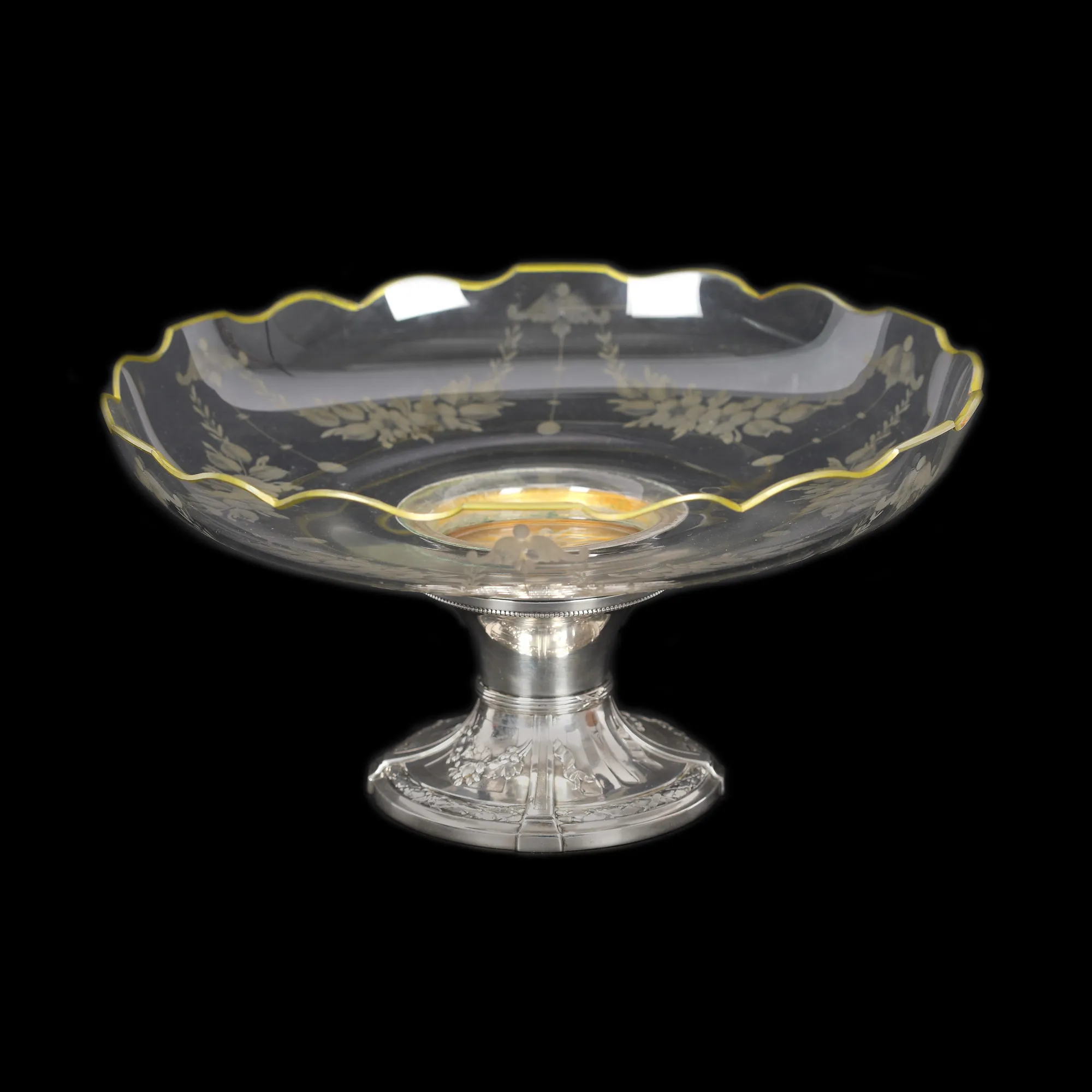 Belle Ãpoque tazza made of gold-painted crystal, on a Maison Tallois silver support, approx. 1890