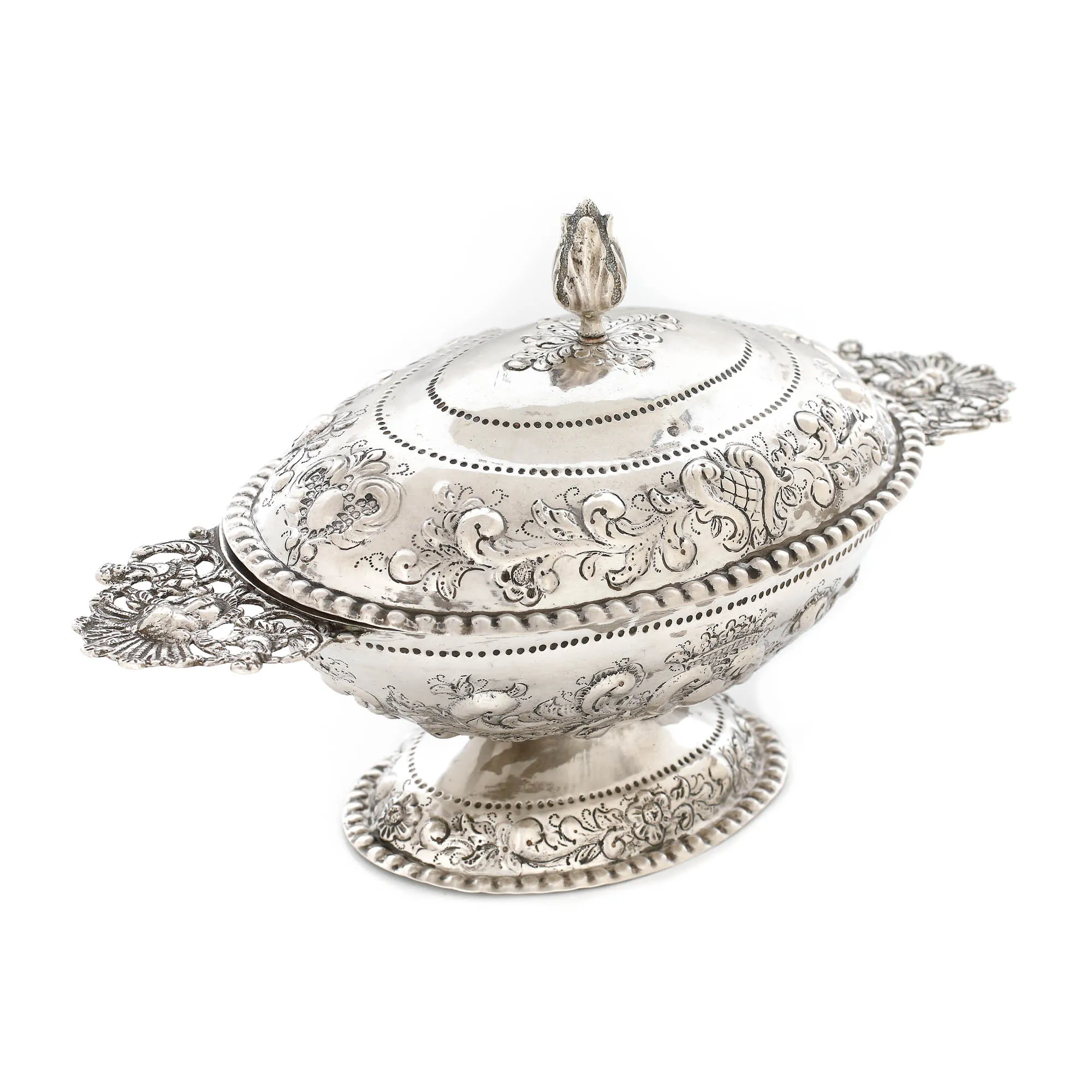 "Brandy Bowl" - vessel with lid, silver, decorated with princely coat of arms, floral elements, mascherons and effigies of allegorical characters on handles, handmade, possibly sec. XVIII, collector's item