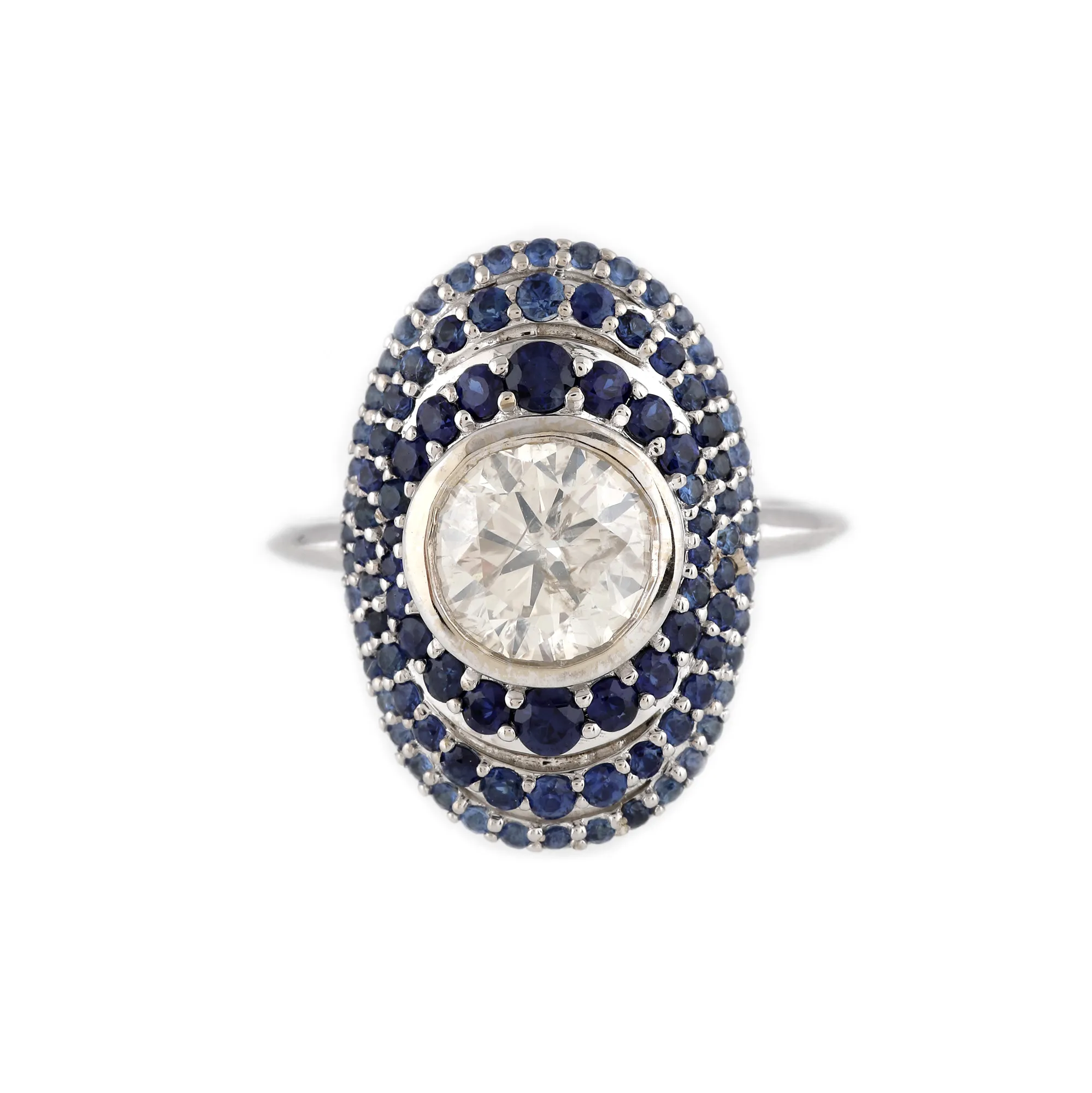 White gold ring, decorated with a central diamond, surrounded by pavé sapphires