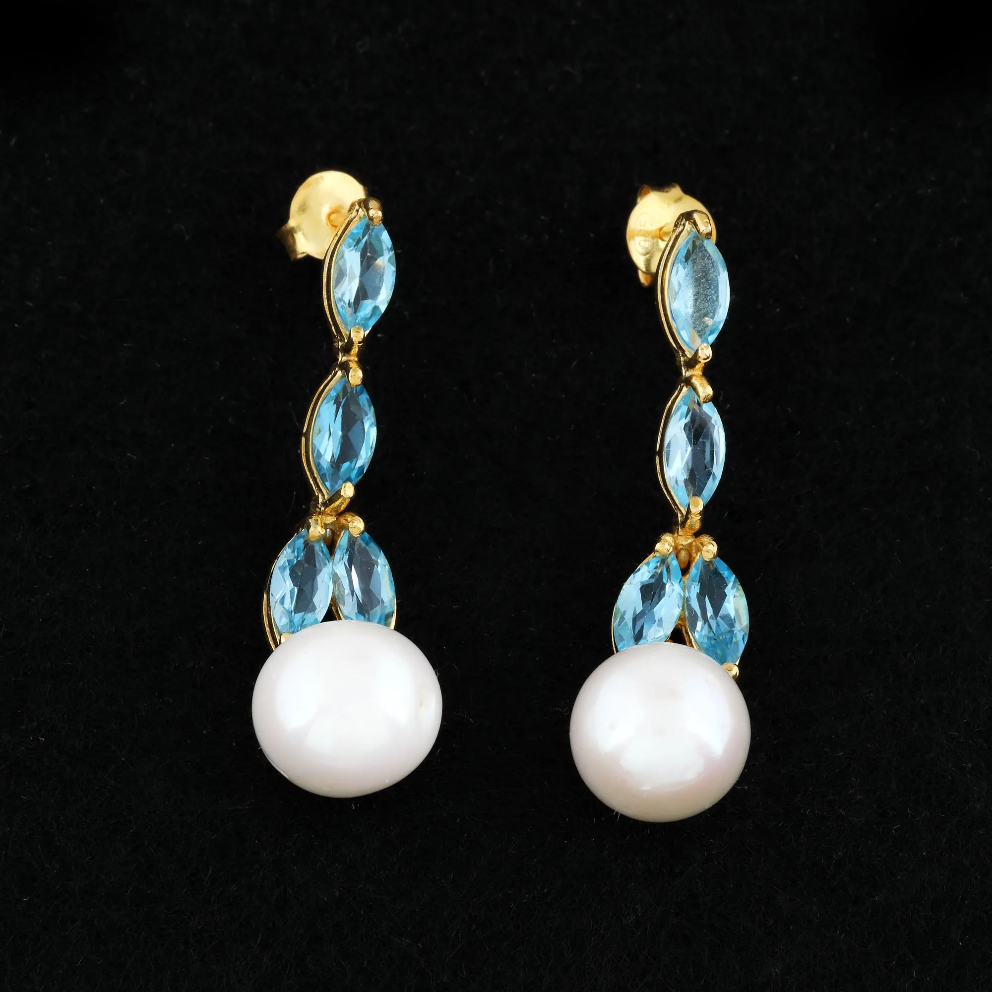 Pair of gold-plated silver earrings decorated with pearls and topazes