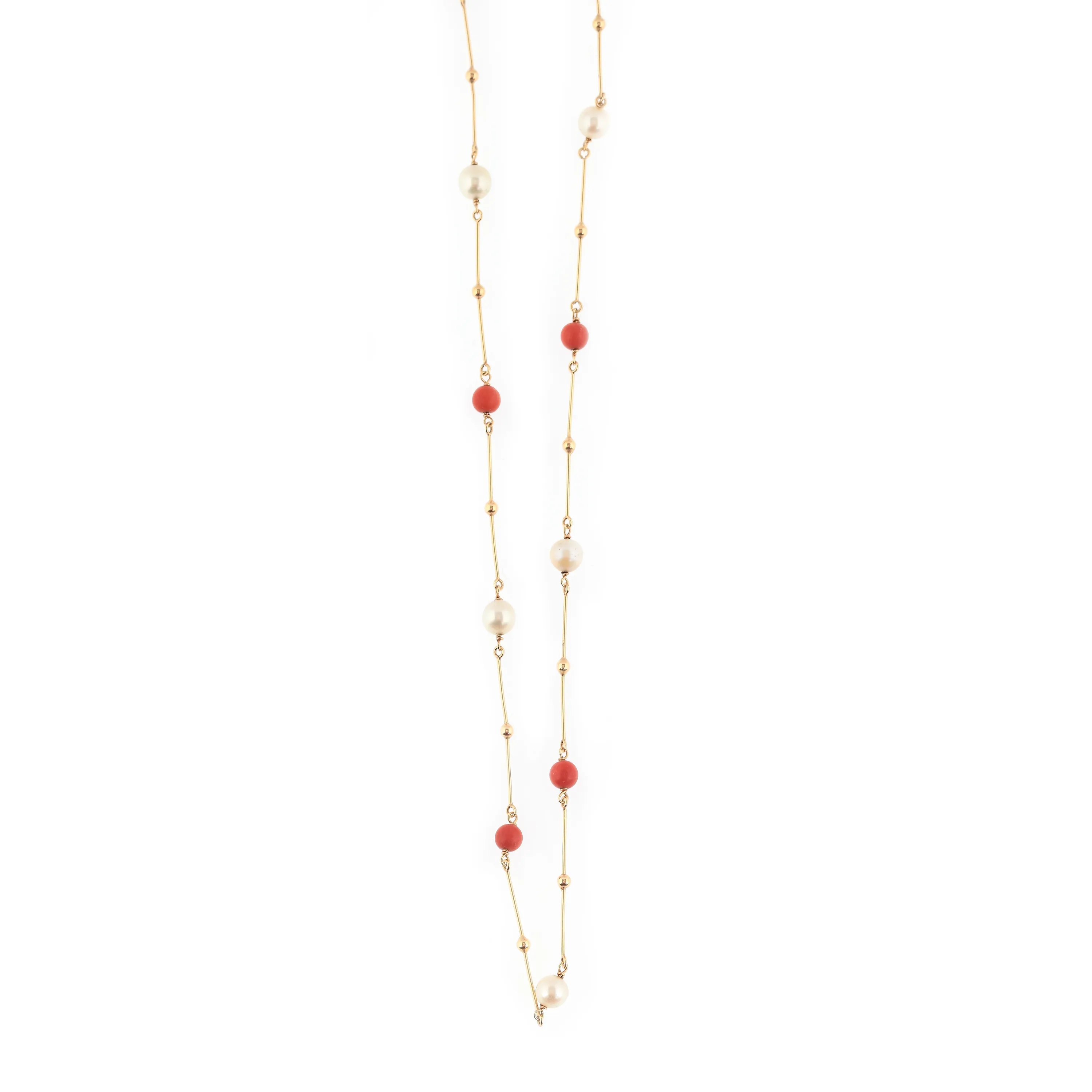 Gold necklace decorated with pearls and corals