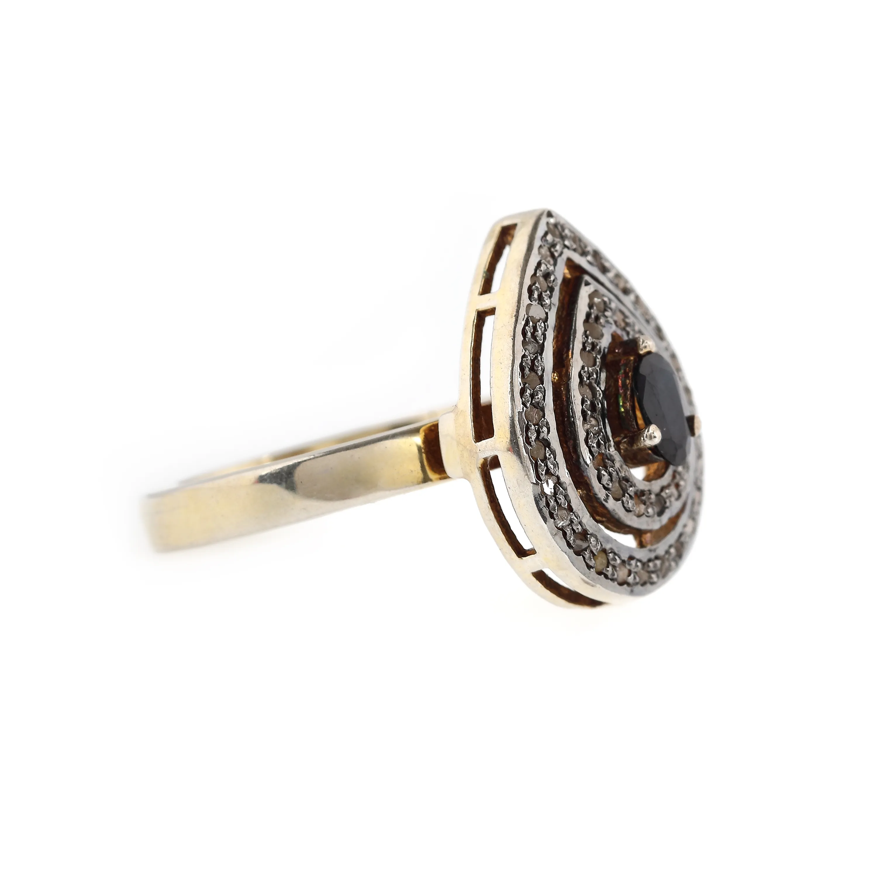 Gold-plated silver ring, decorated with sapphire and diamonds