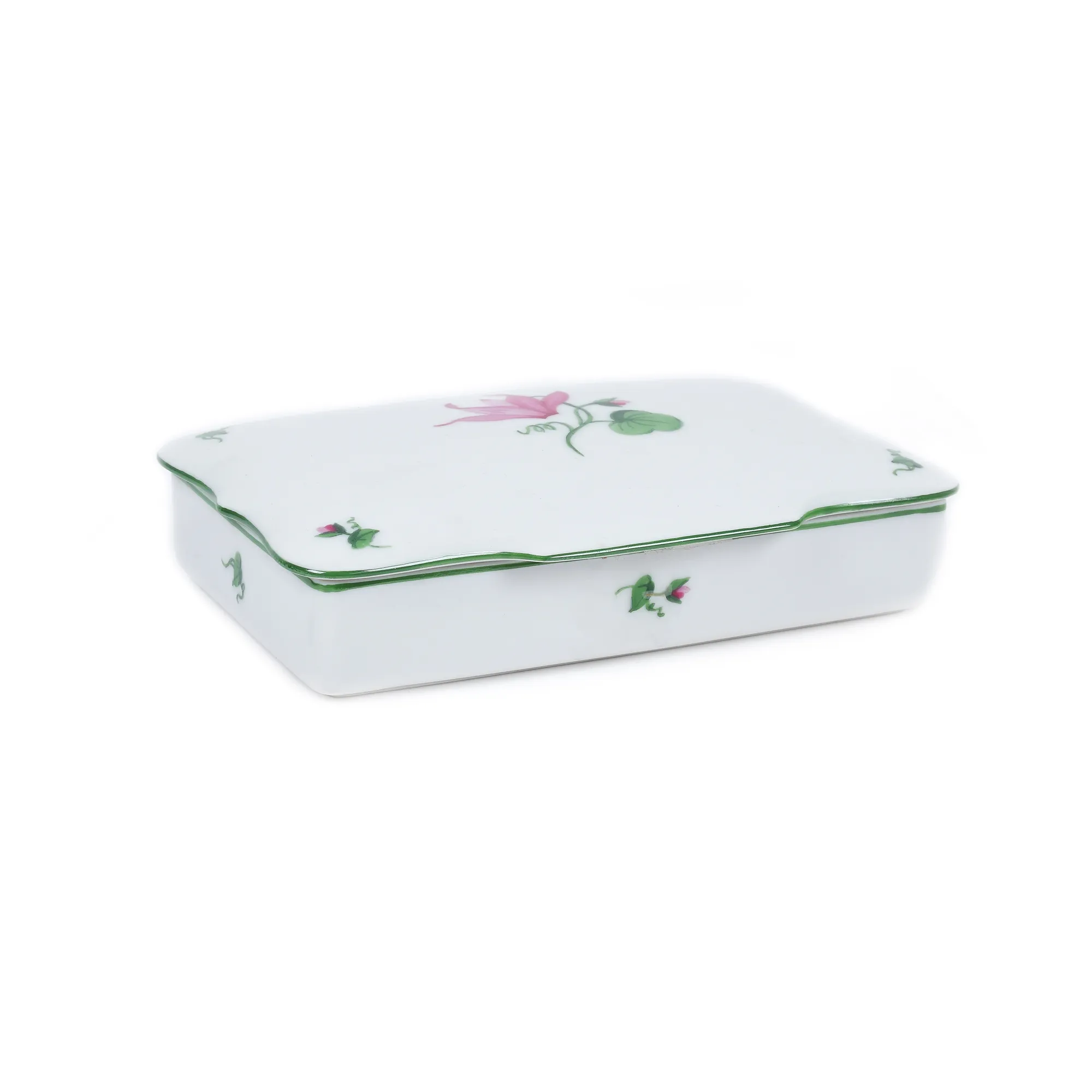 Porcelain jewelry box with a floral decor and lid