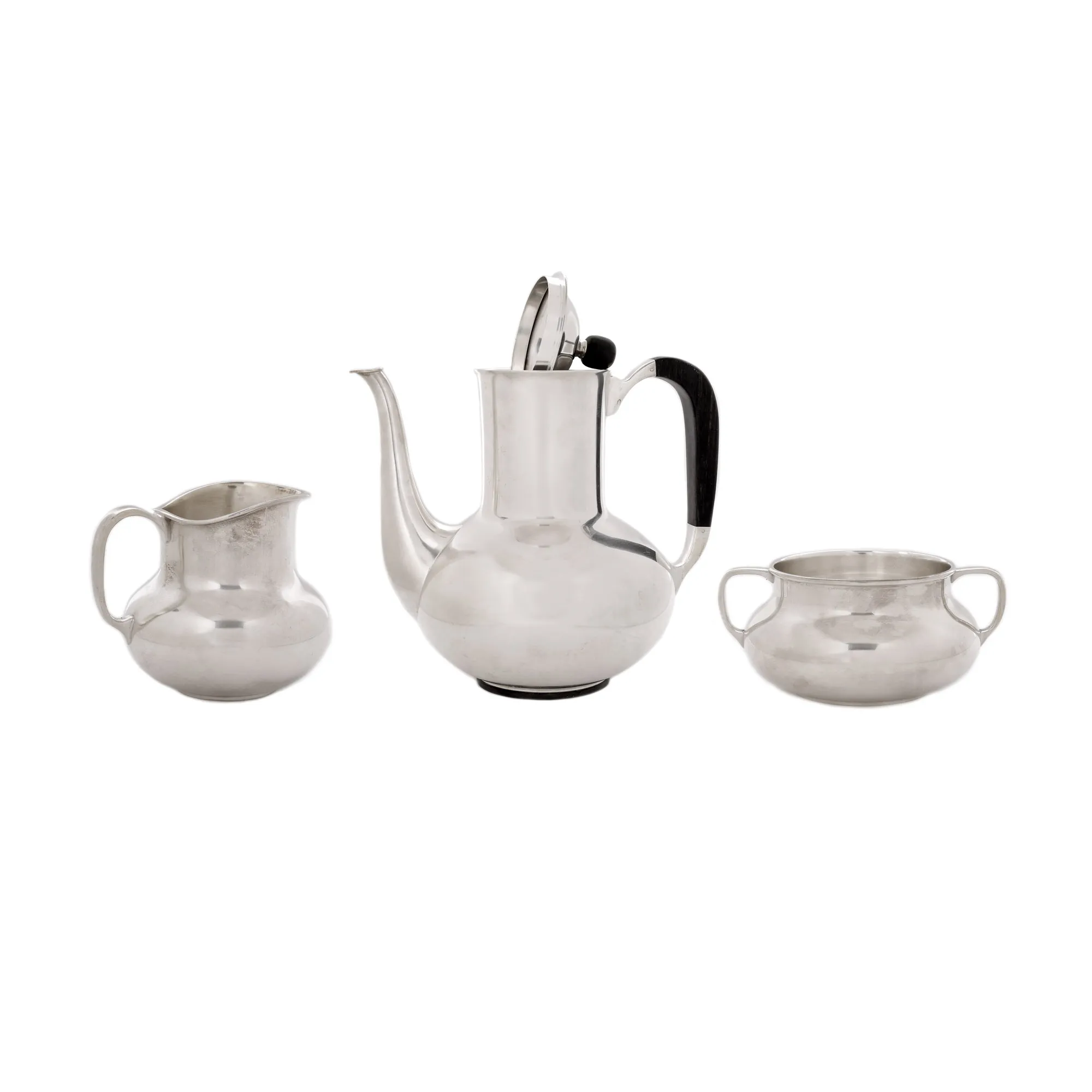 Serviciu Art Deco, din argint A.F. Rasmussen, pentru ceai sau cafea, format din ceainic, zaharniță și letieră, cca. 1930-1939