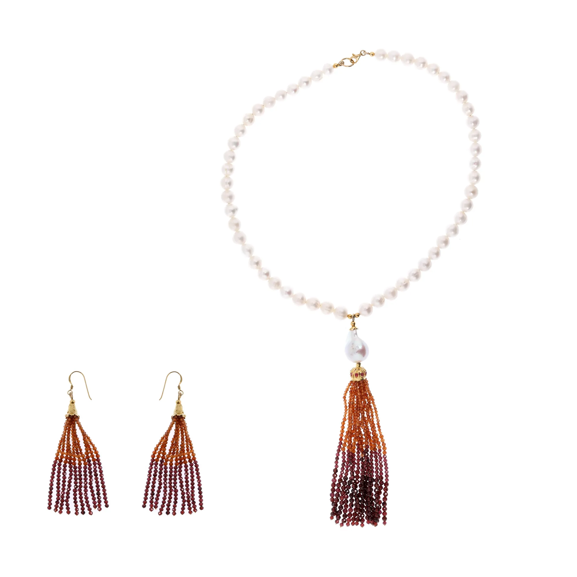 Necklace and pair of earrings set, decorated with pearls, rubies, and garnets
