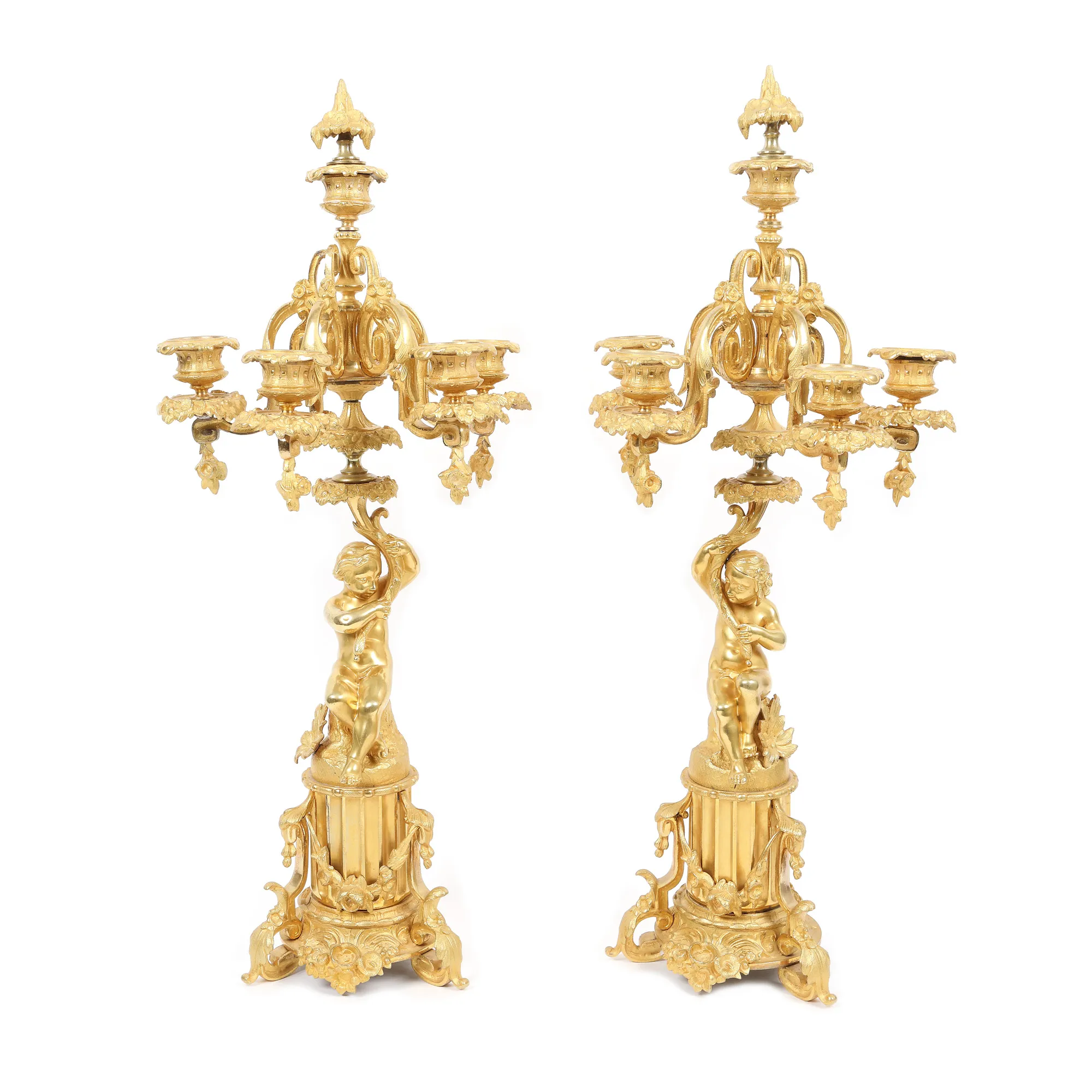Pereche de sfeșnice din bronz aurit în manieră Louis XVI, cu câte cinci lumini, bogat decorată cu motive vegetale, sec. XIX