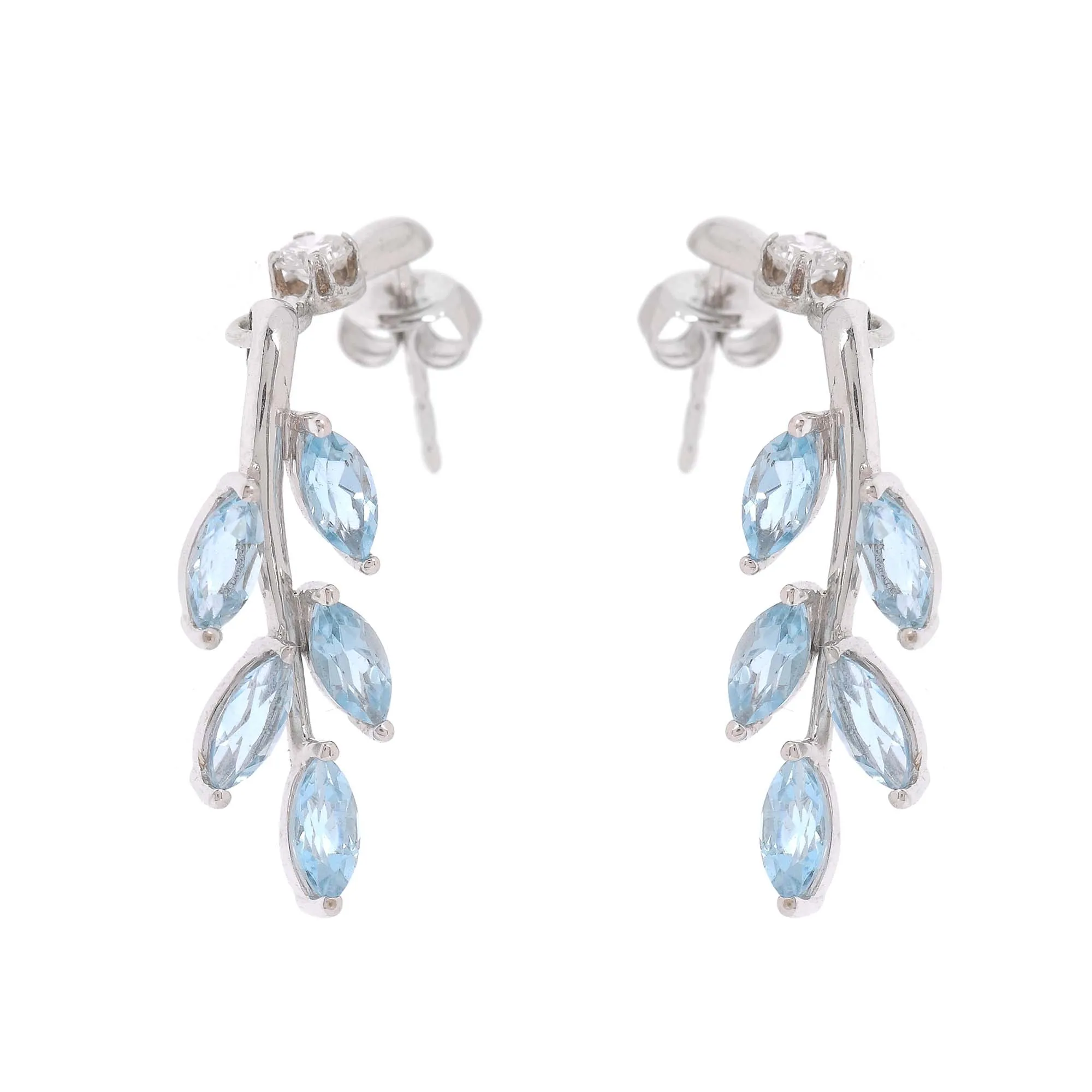 Pair of white gold earrings decorated with aquamarines and diamonds
