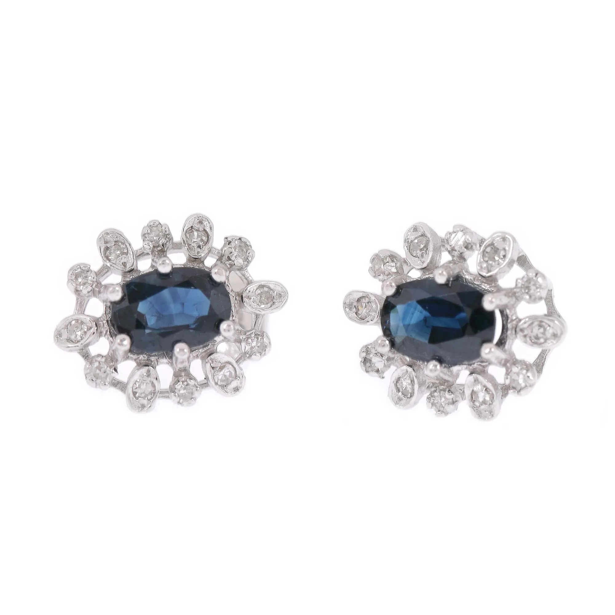 Pair of earrings in white gold, decorated with sapphires and diamonds