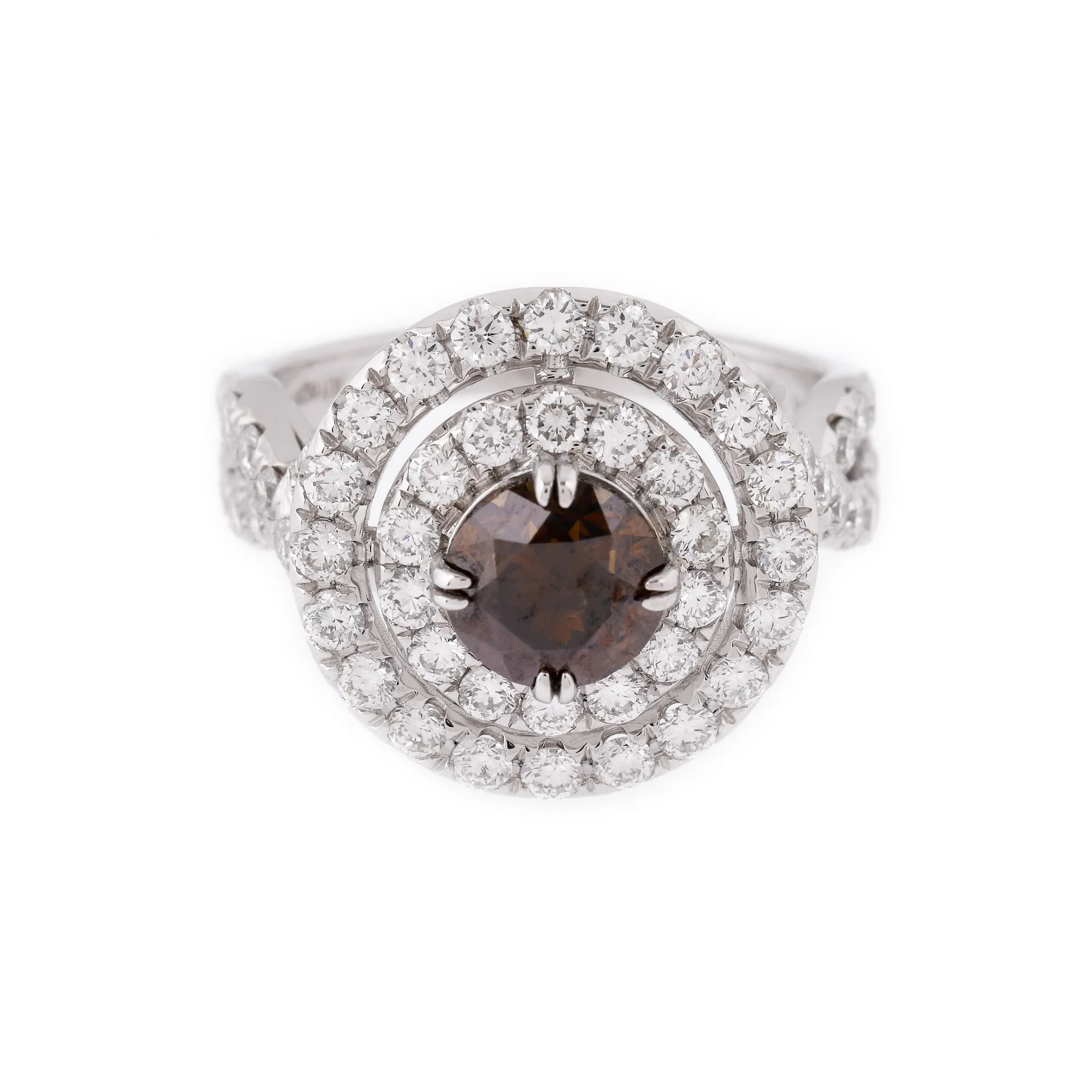Inel din aur alb, decorat central cu diamant deep orange brown, anturat de două rânduri de diamante briliante, însoțit de certificat gemologic ALGT