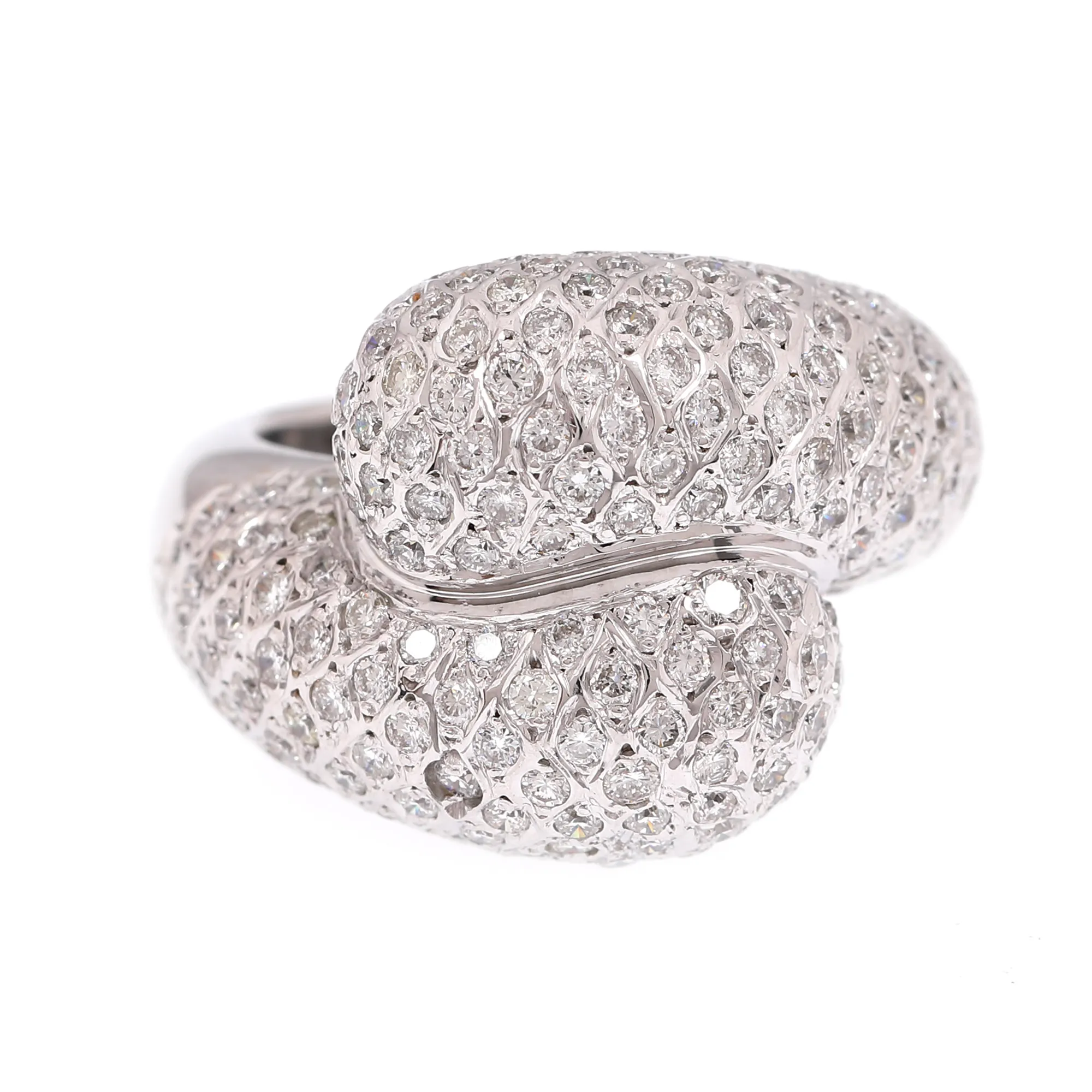 White gold ring, trimmed with diamonds