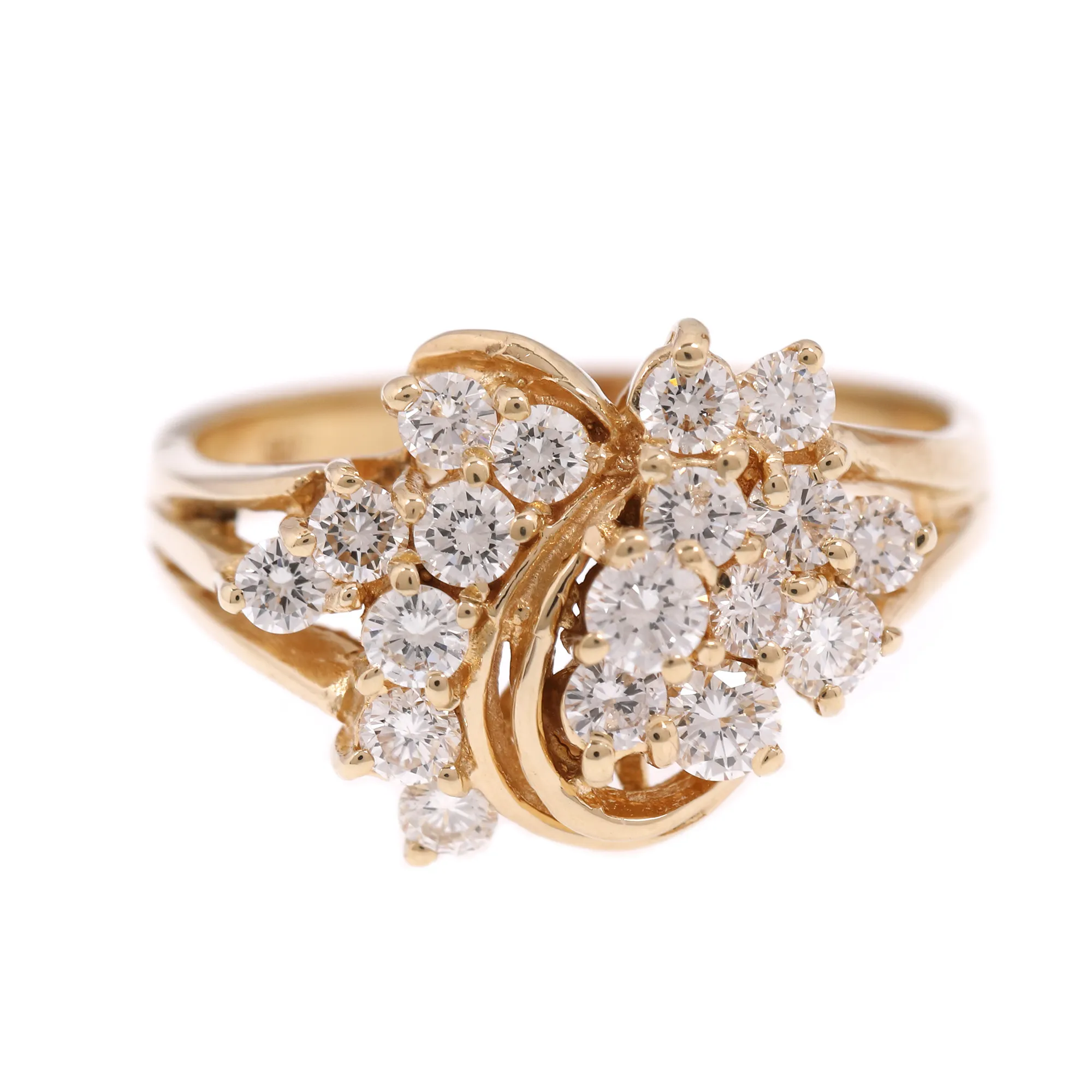 Gold ring, decorated with diamonds in floral form