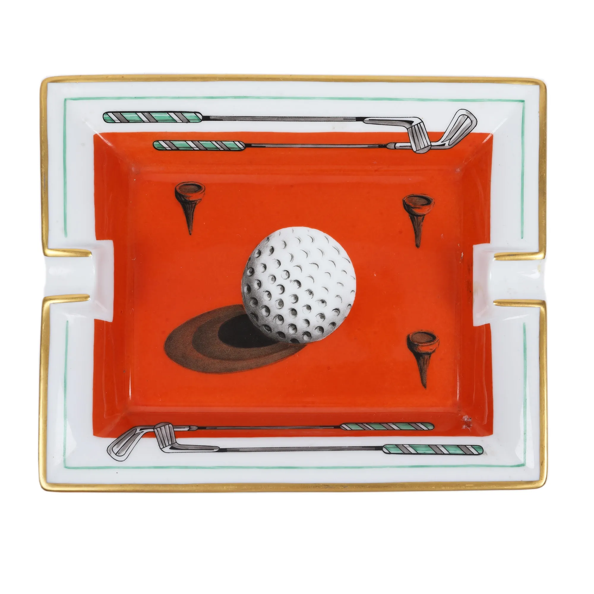 Scrumieră Hermes din porțelan, decorată cu o minge de golf, crose și cuie, cu margine aurită