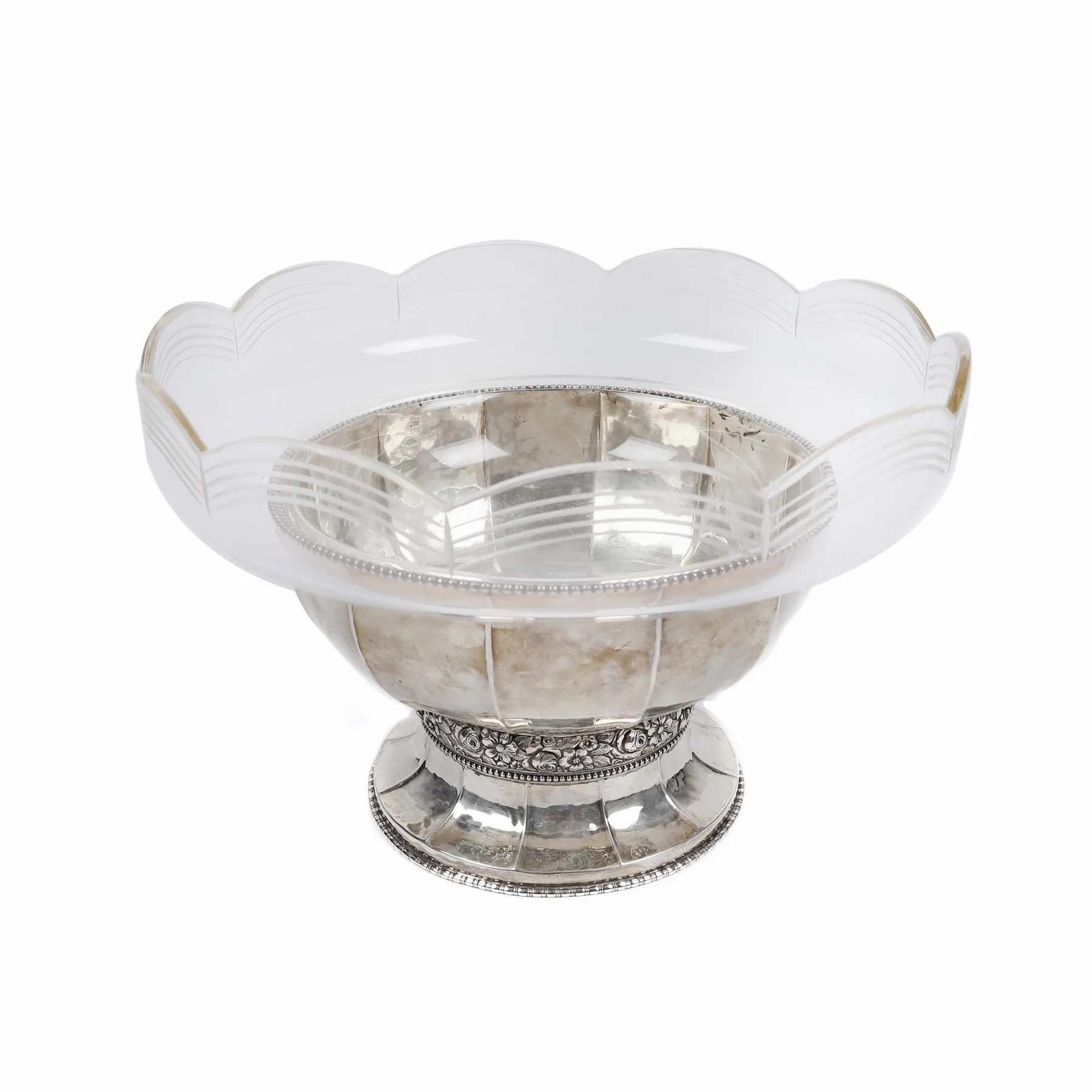 Fructieră din argint cu bol din cristal, decorat cu friză florală, 1927