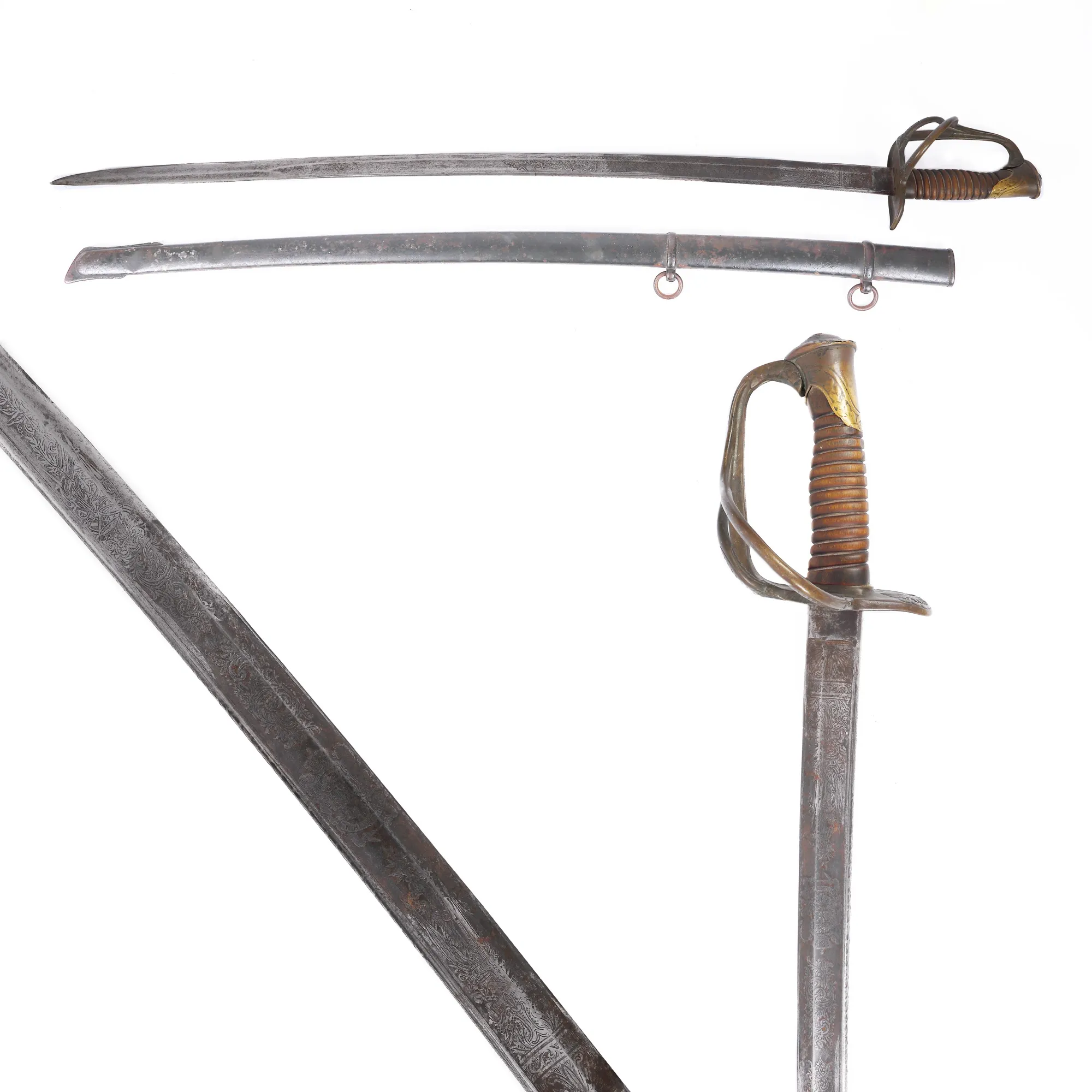 Sabie de cavalerie cu teacă, model 1873, folosită de armata română în Războiul de Independență, decorată prin incizare cu Stema României, modelul dinainte de Marea Unire, piesă rară