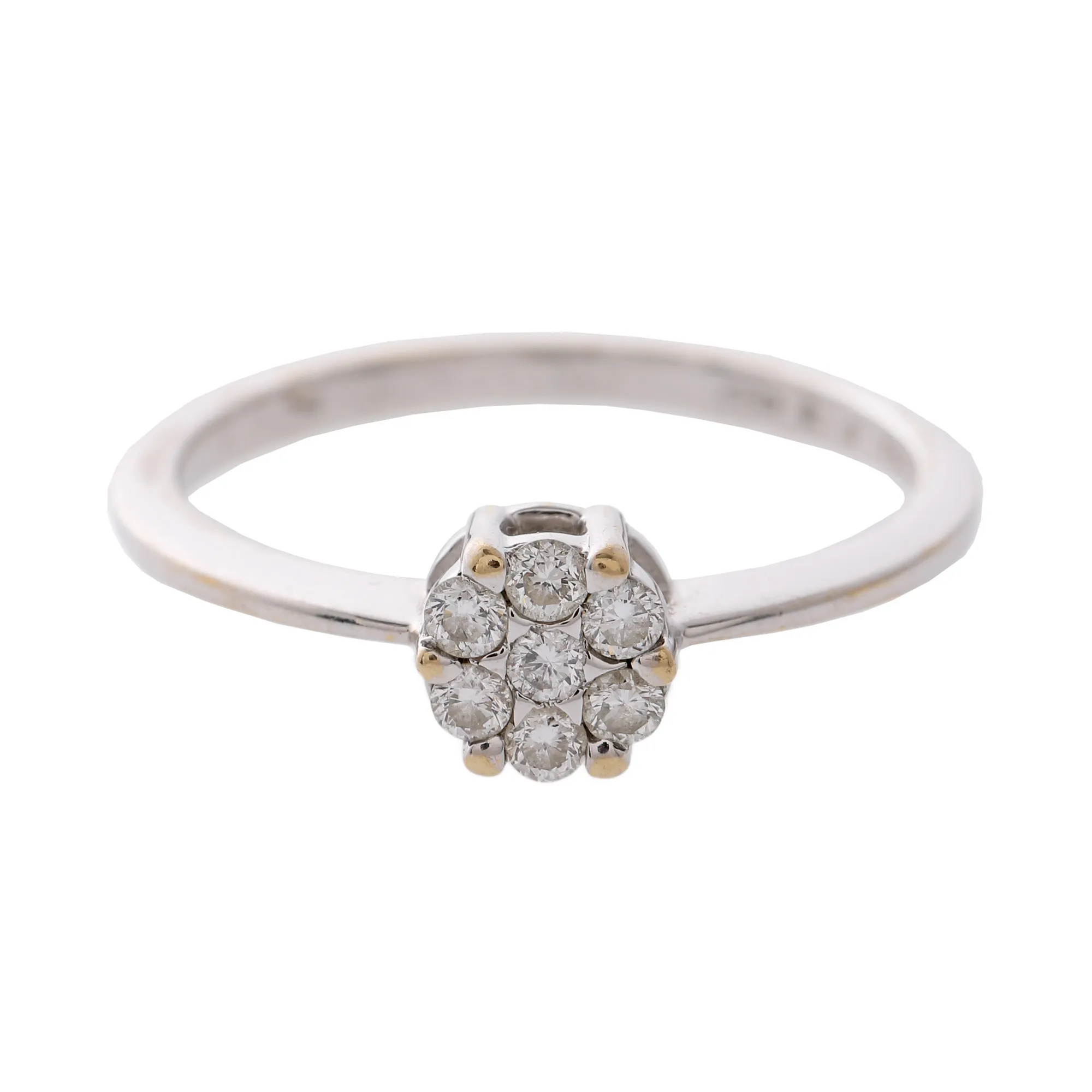 White gold ring, decorated with diamonds in floral arrangement
