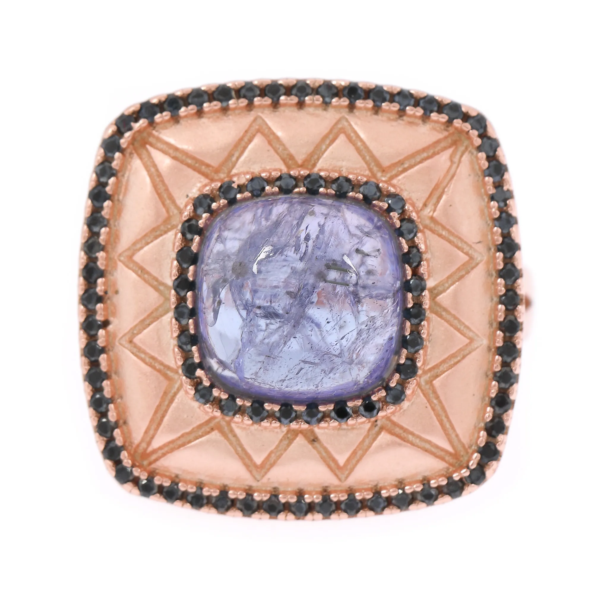 Gold-plated silver ring, decorated with tanzanite surrounded by black spines