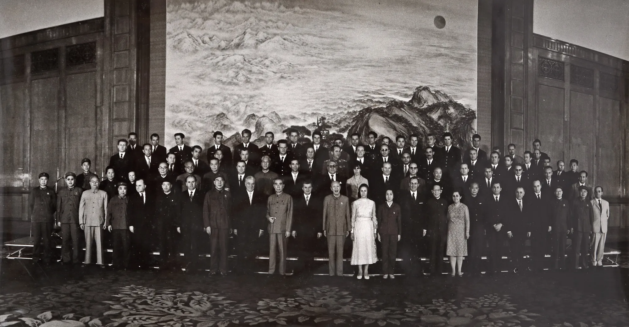 Photograph of the official visit of dictator Nicolae Ceaușescu, accompanied by Ion Iliescu, in the People’s Republic of China, together with Zhou Enlai, Dong Biwu, Chen Yun, and Liu Shaoqi, June 1971