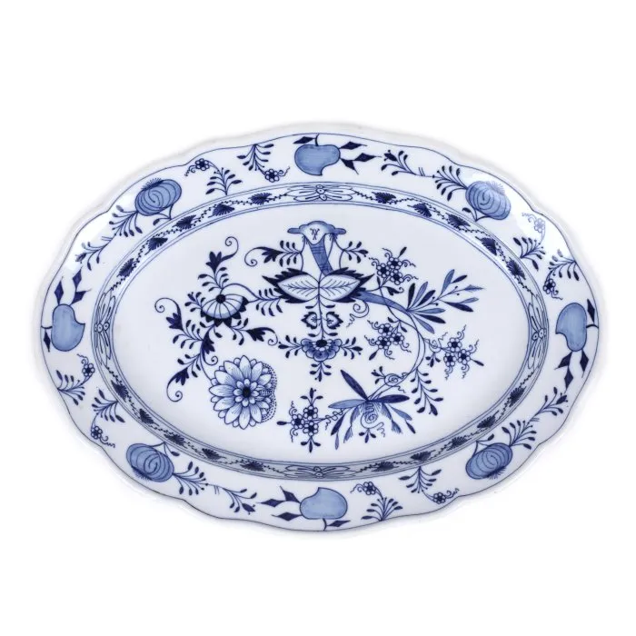 Meissen porcelain platter with "blue onion" decoration, circa 1890
