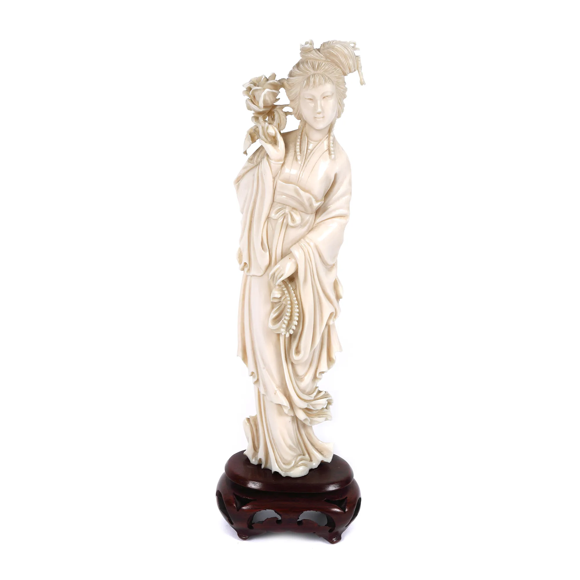 Ivory statue, representing Goddess Guanyin, Qing Dynasty period, China, beginning of the 20th century 