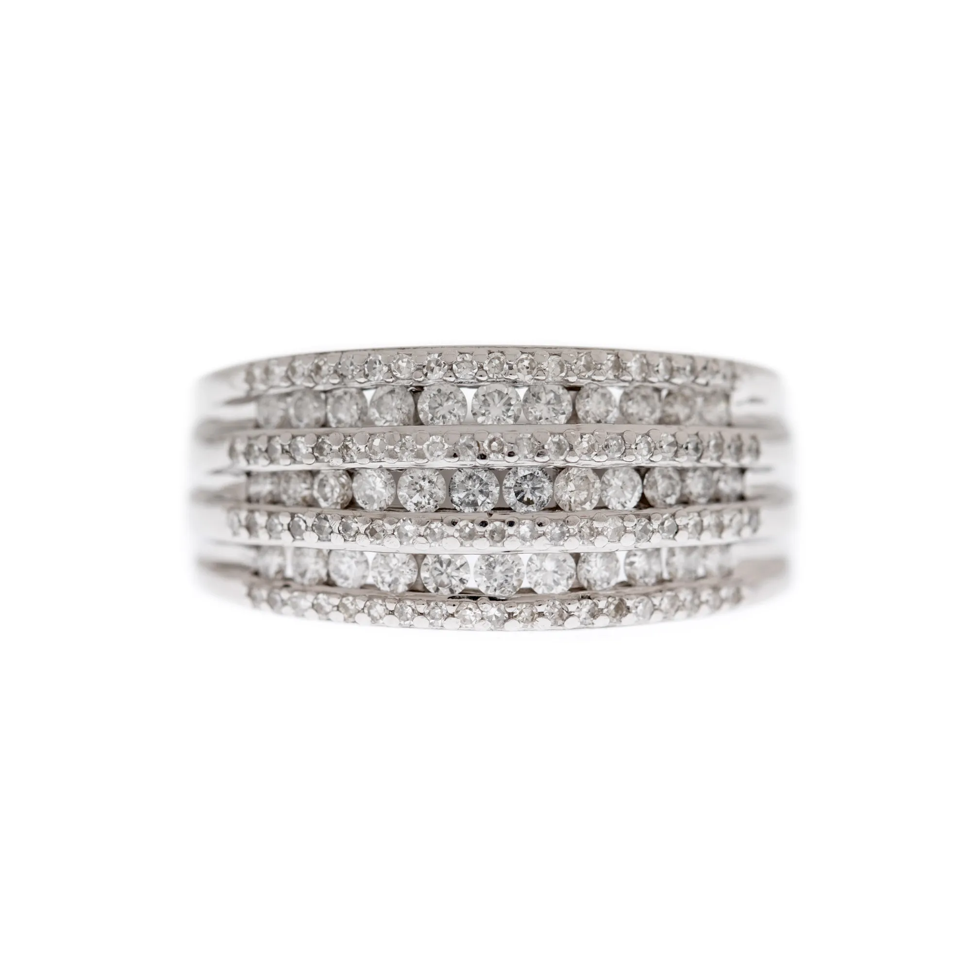White gold ring, adorned with rows of diamonds