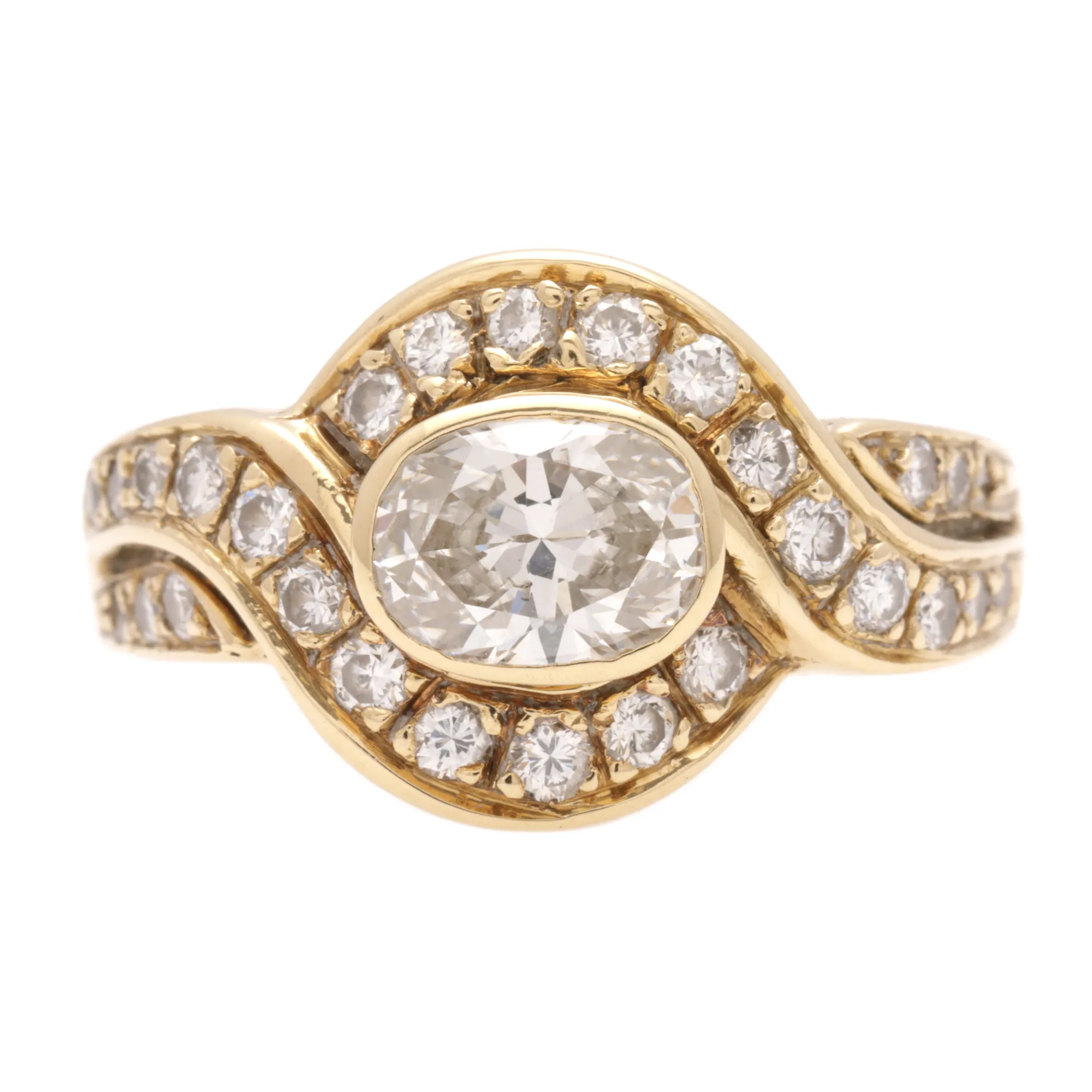 Gold ring adorned with diamonds