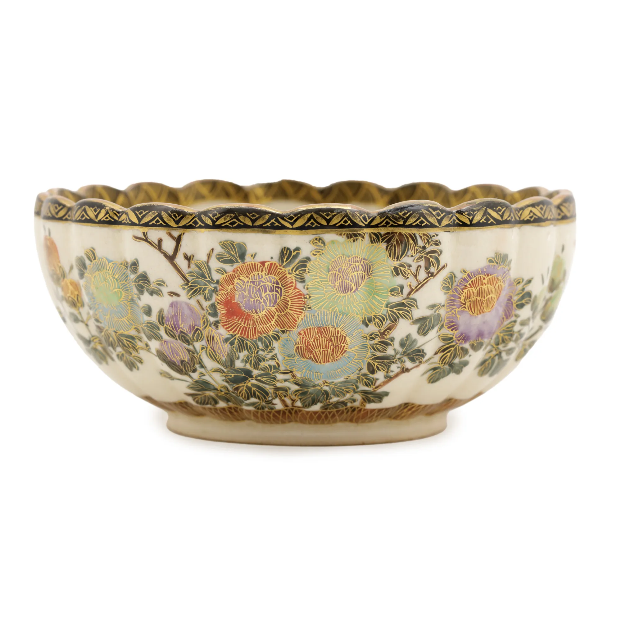 Satsuma ceramic bowl, decorated with floral elements, signed, Meiji period, Japan, end of the 19th century