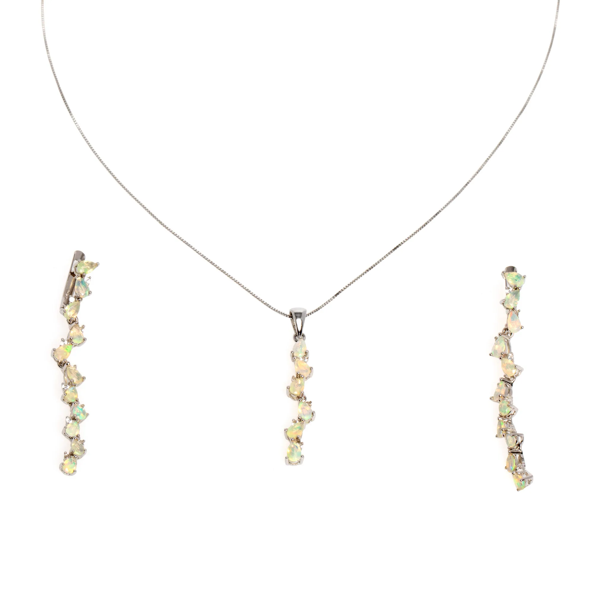 Silver set consisting of a chain with a pendant and a pair of earrings, decorated with opals and sapphires