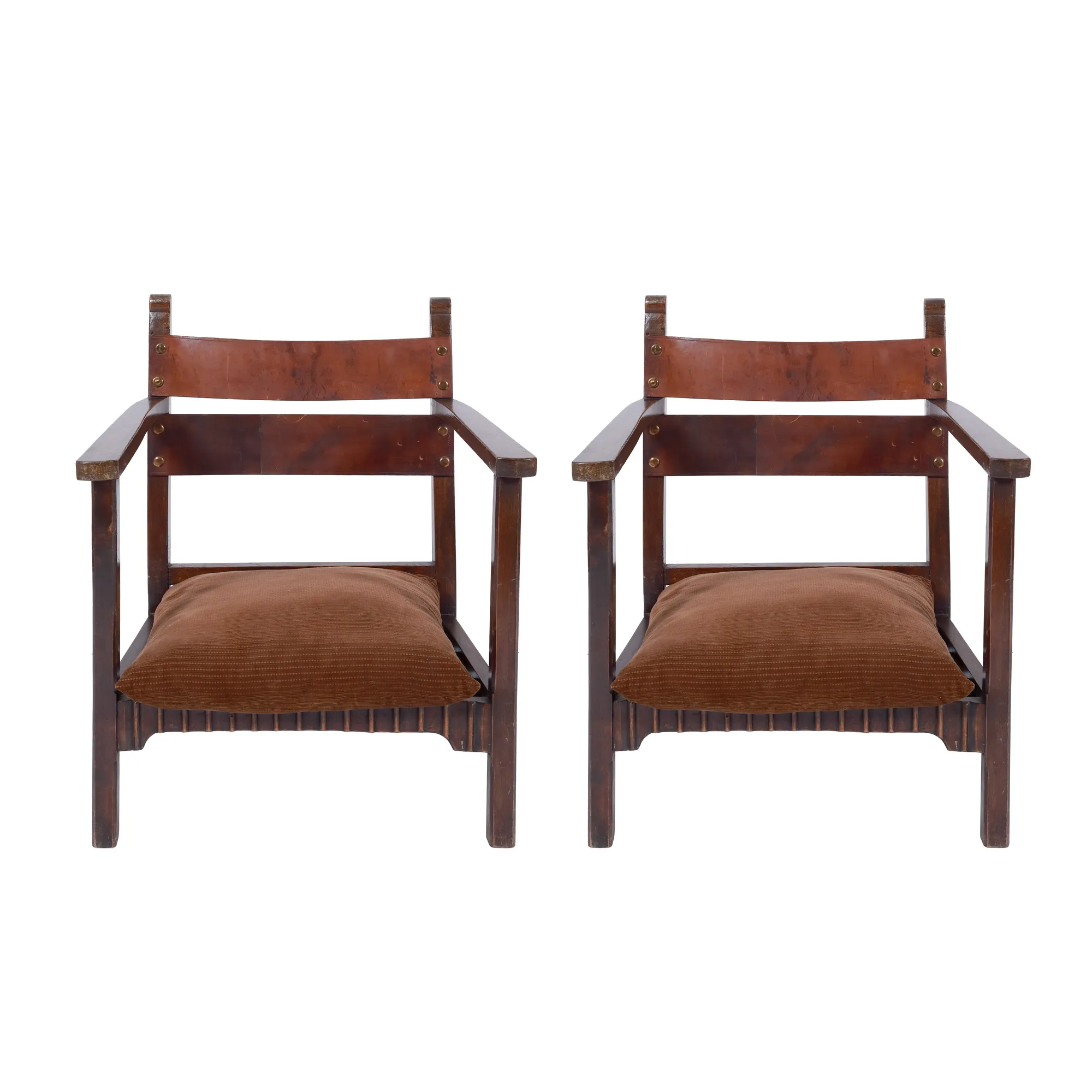Pair of wooden and leather armchairs, early 20th century, from the house of the boyar Miclescu