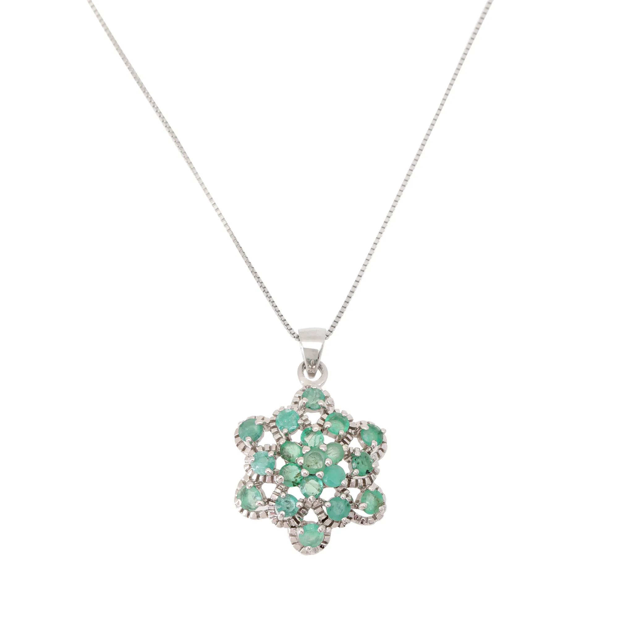 Silver chain with emerald-decorated pendant